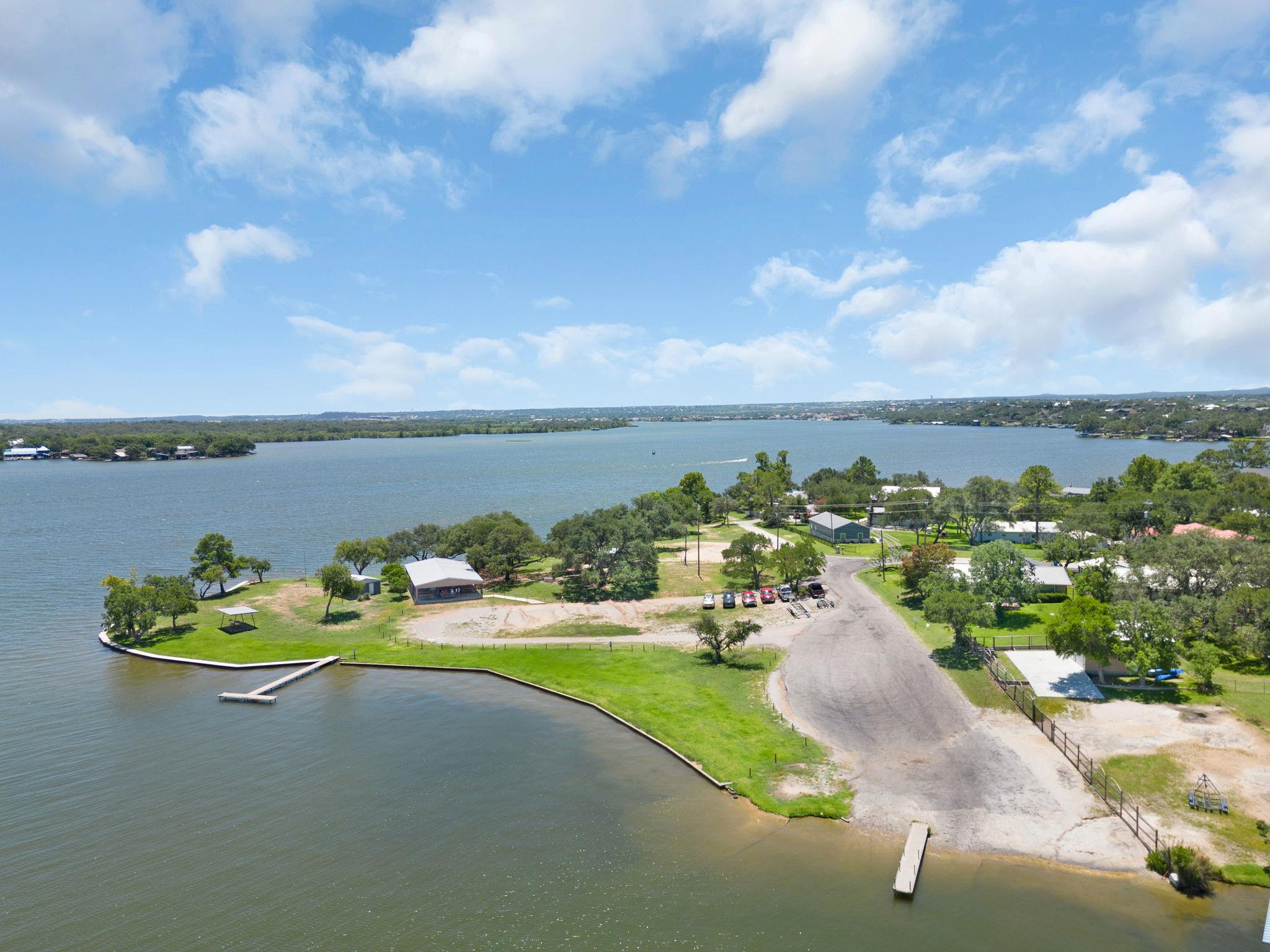 908 Sandy Mountain Dr, Llano, TX 78643