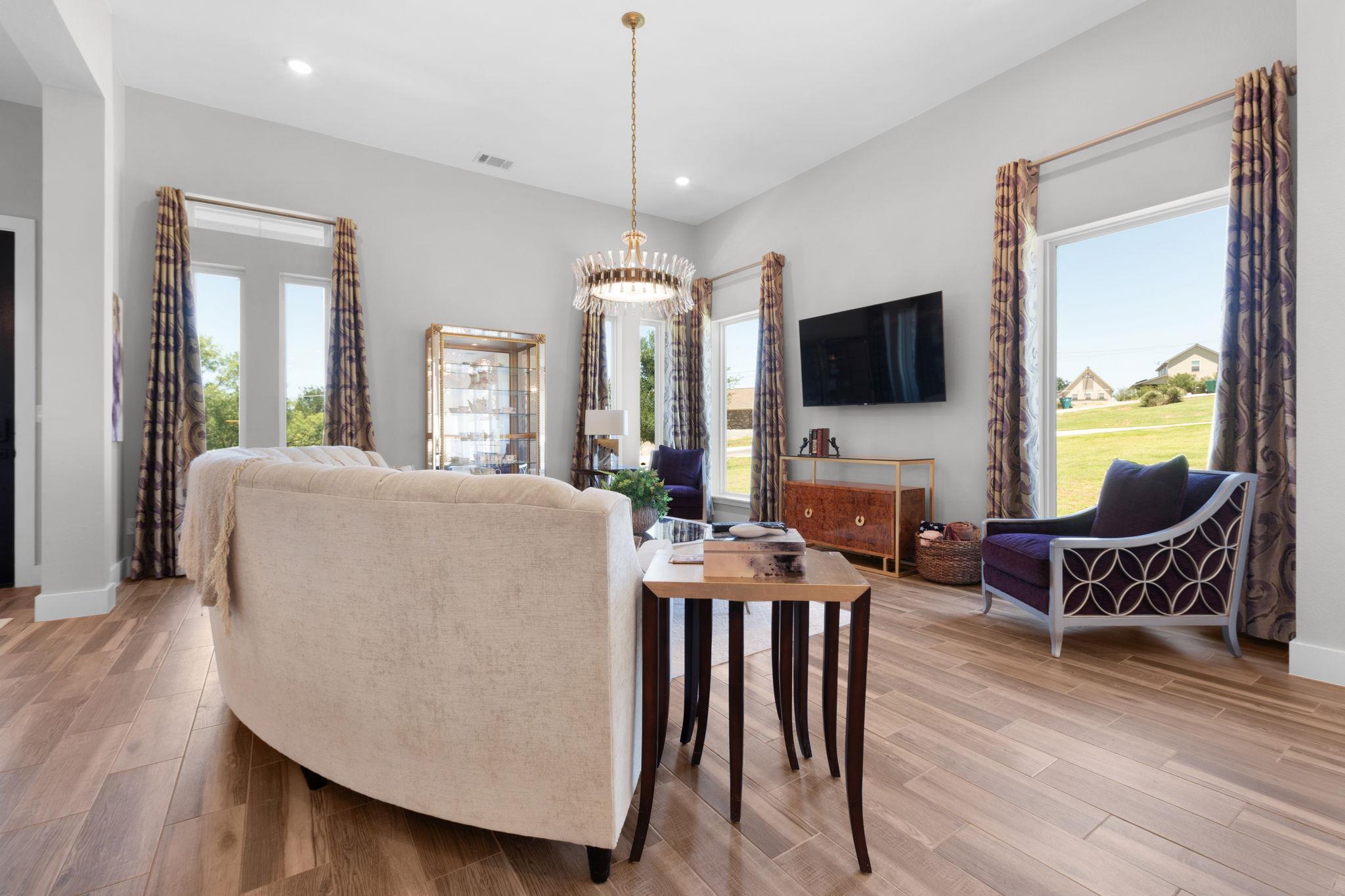 908 Sandy Mountain Dr, Llano, TX 78643