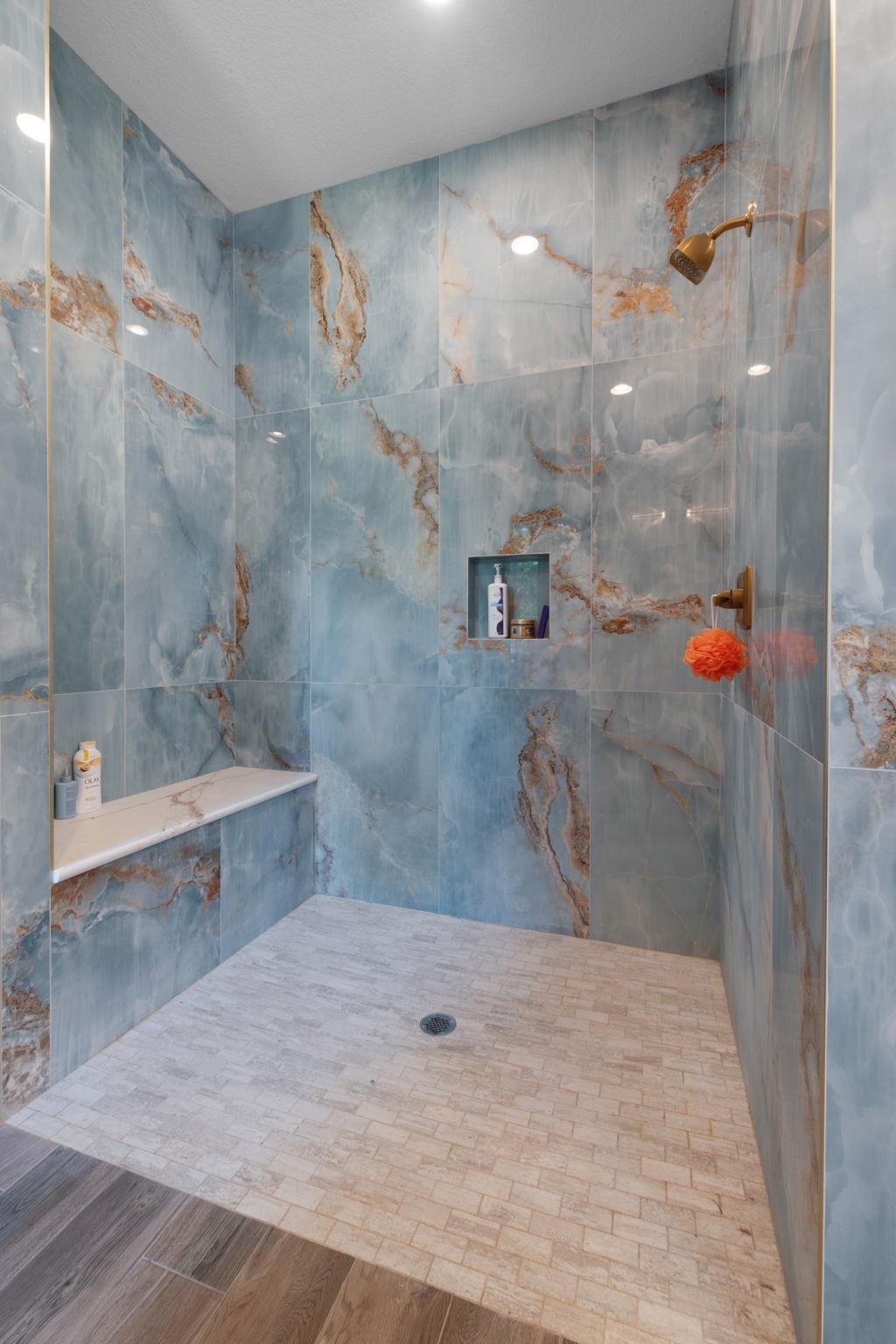 908 Sandy Mountain Dr, Llano, TX 78643