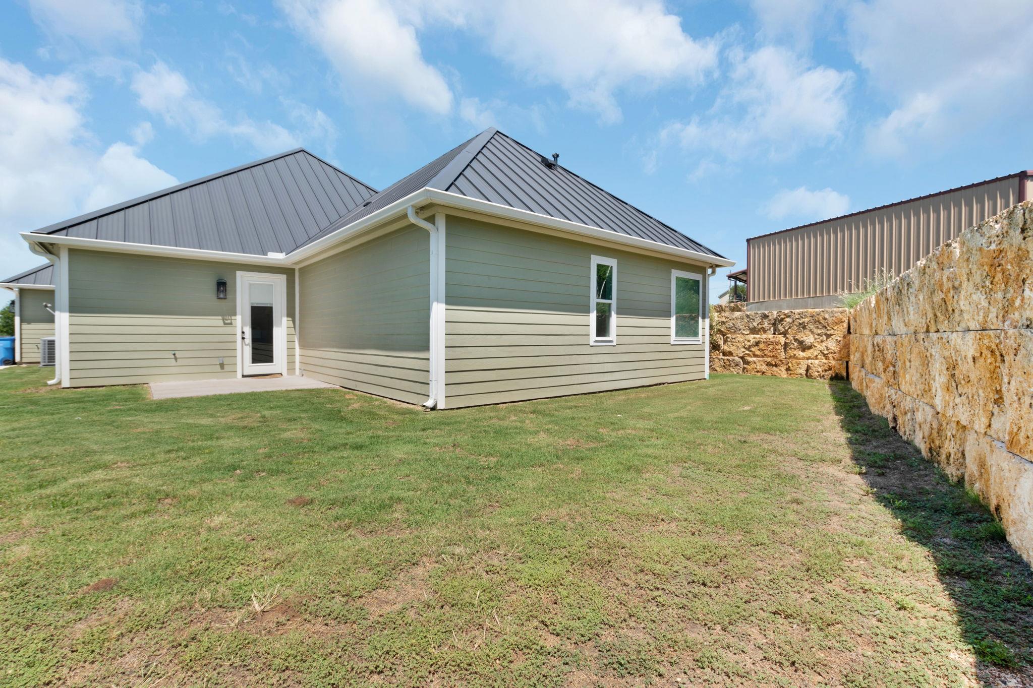 908 Sandy Mountain Dr, Llano, TX 78643