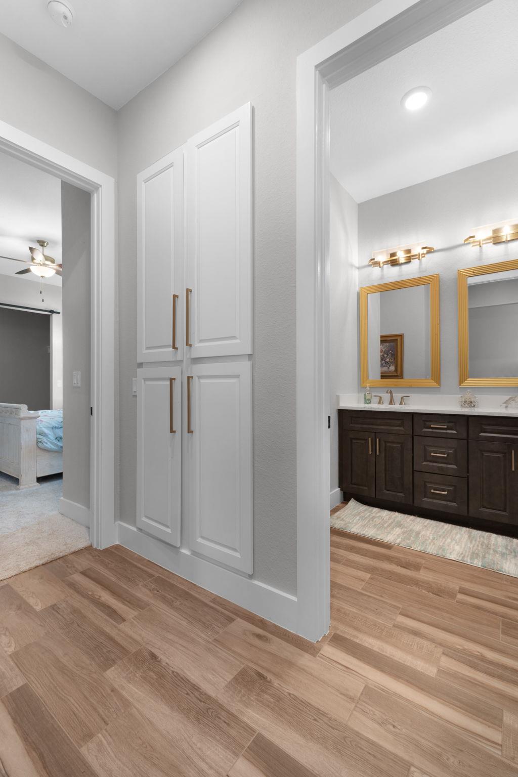 908 Sandy Mountain Dr, Llano, TX 78643