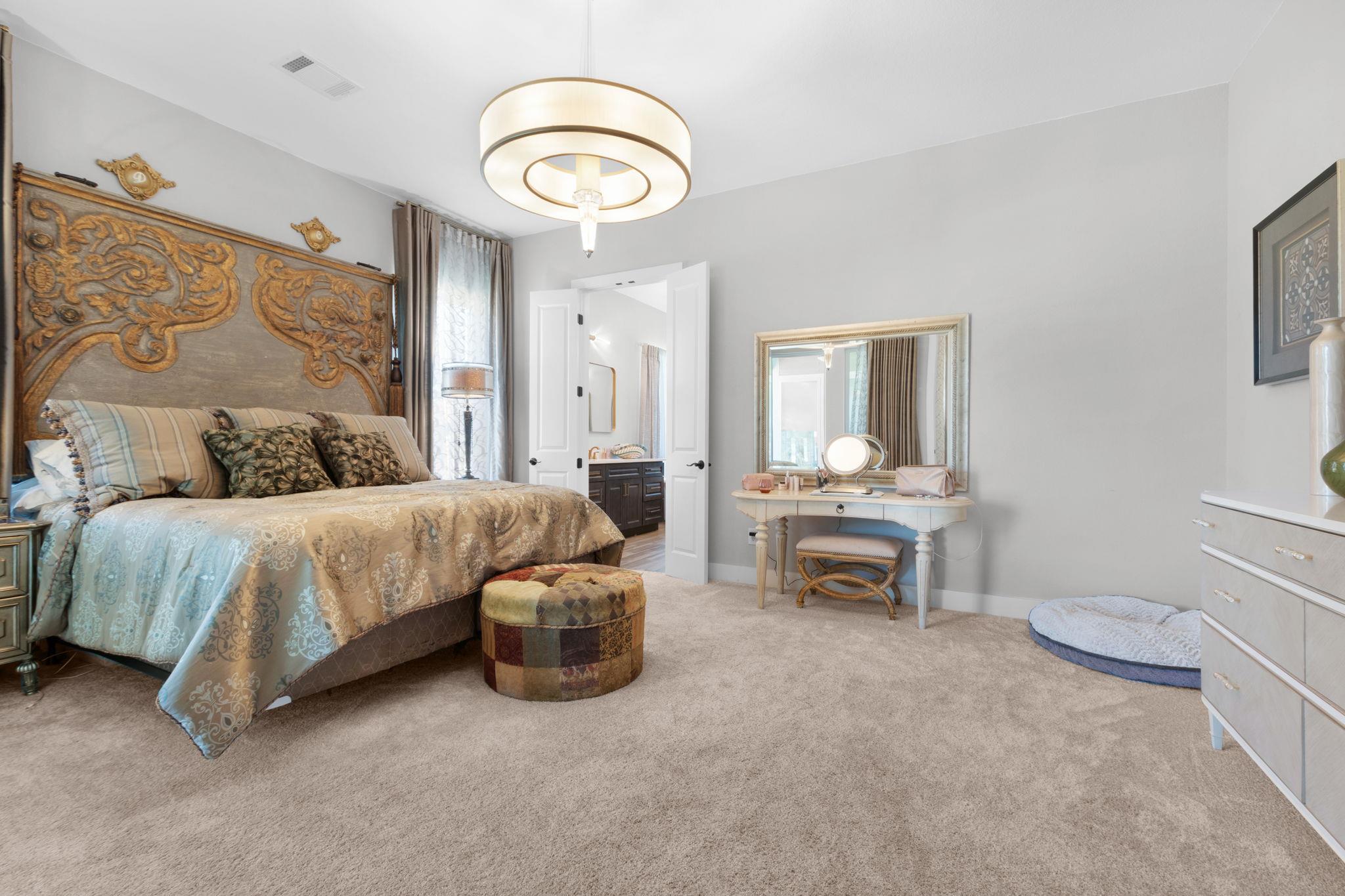 908 Sandy Mountain Dr, Llano, TX 78643