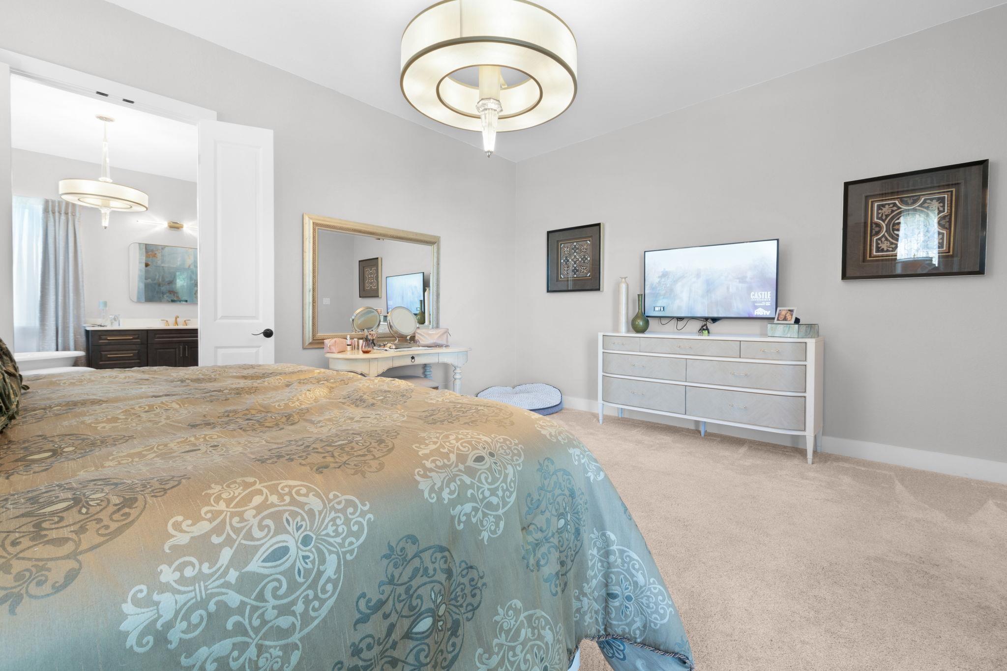 908 Sandy Mountain Dr, Llano, TX 78643