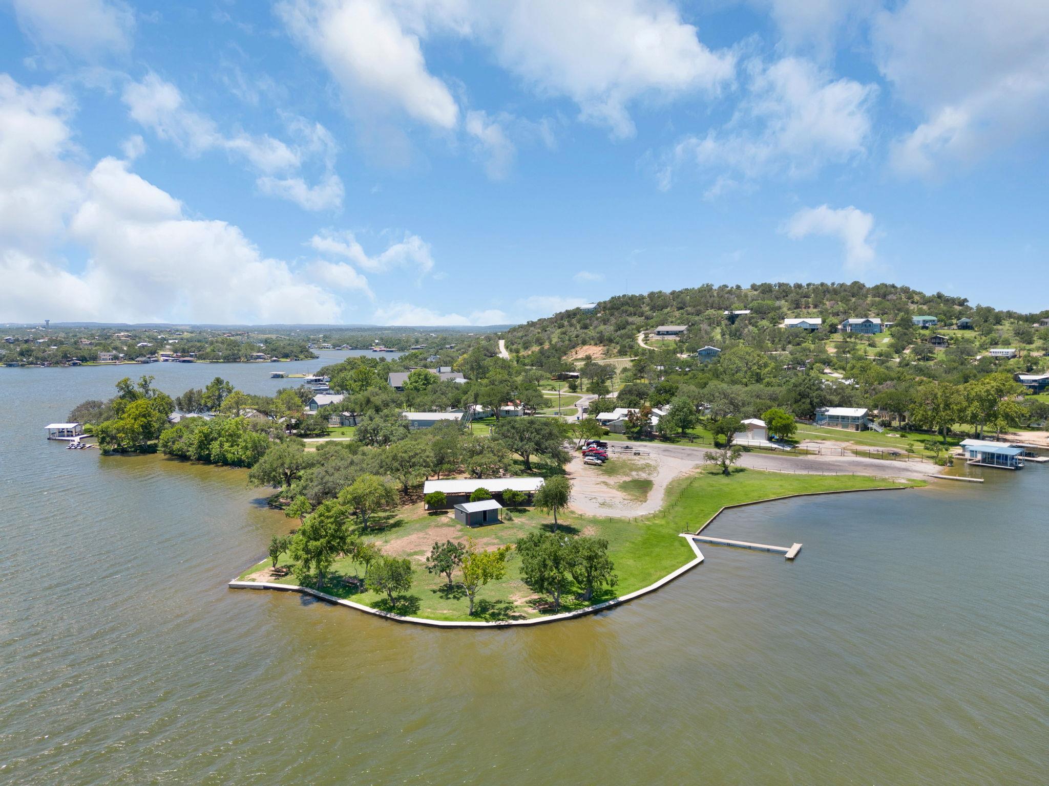 908 Sandy Mountain Dr, Llano, TX 78643