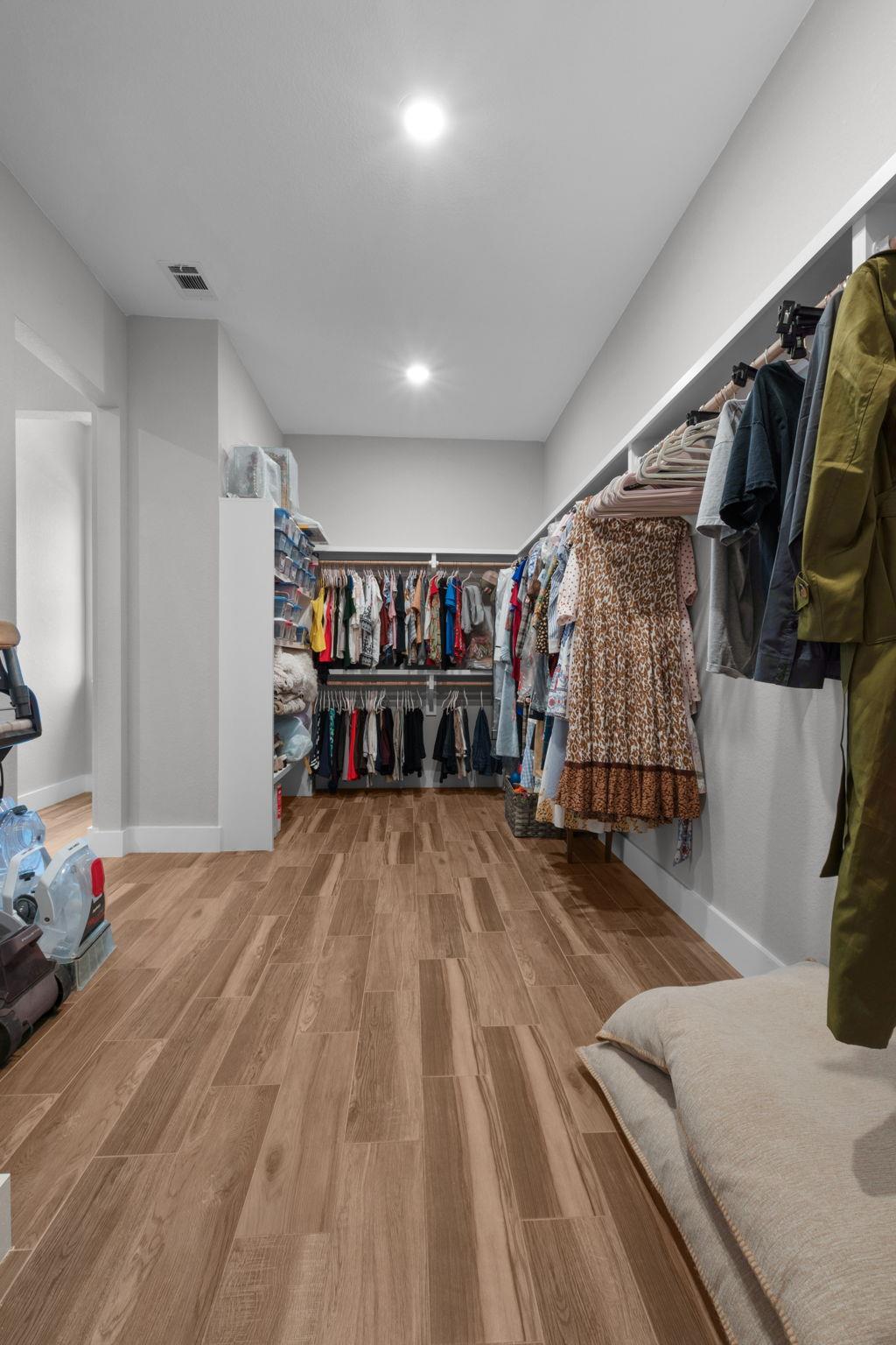 908 Sandy Mountain Dr, Llano, TX 78643