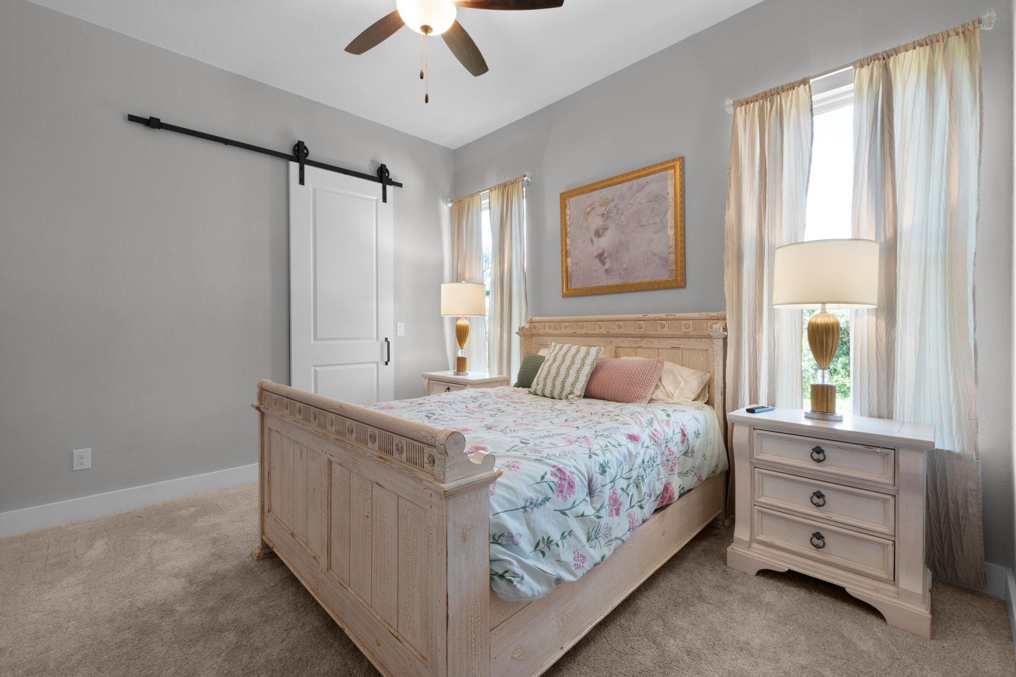 908 Sandy Mountain Dr, Llano, TX 78643