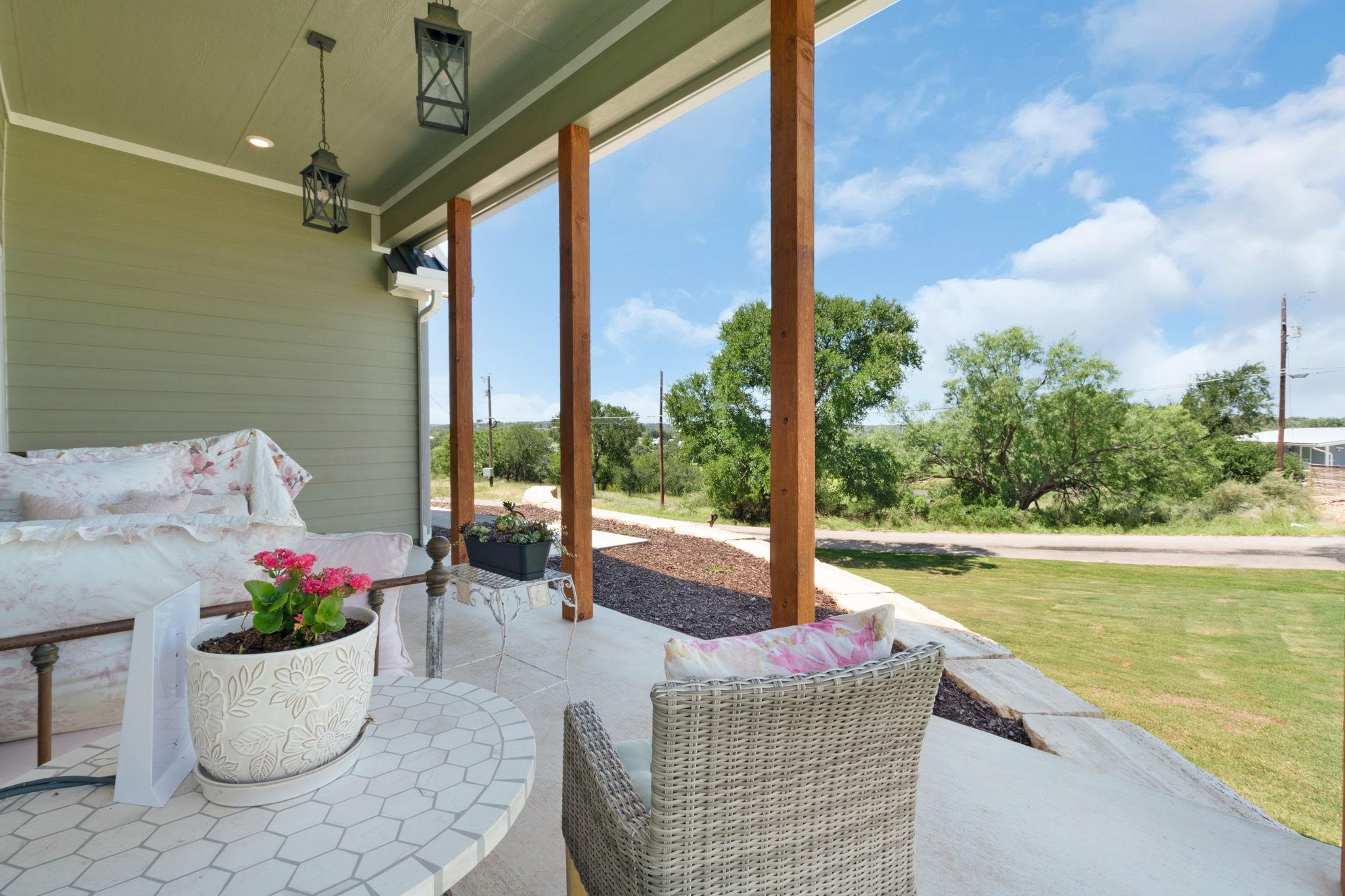 908 Sandy Mountain Dr, Llano, TX 78643