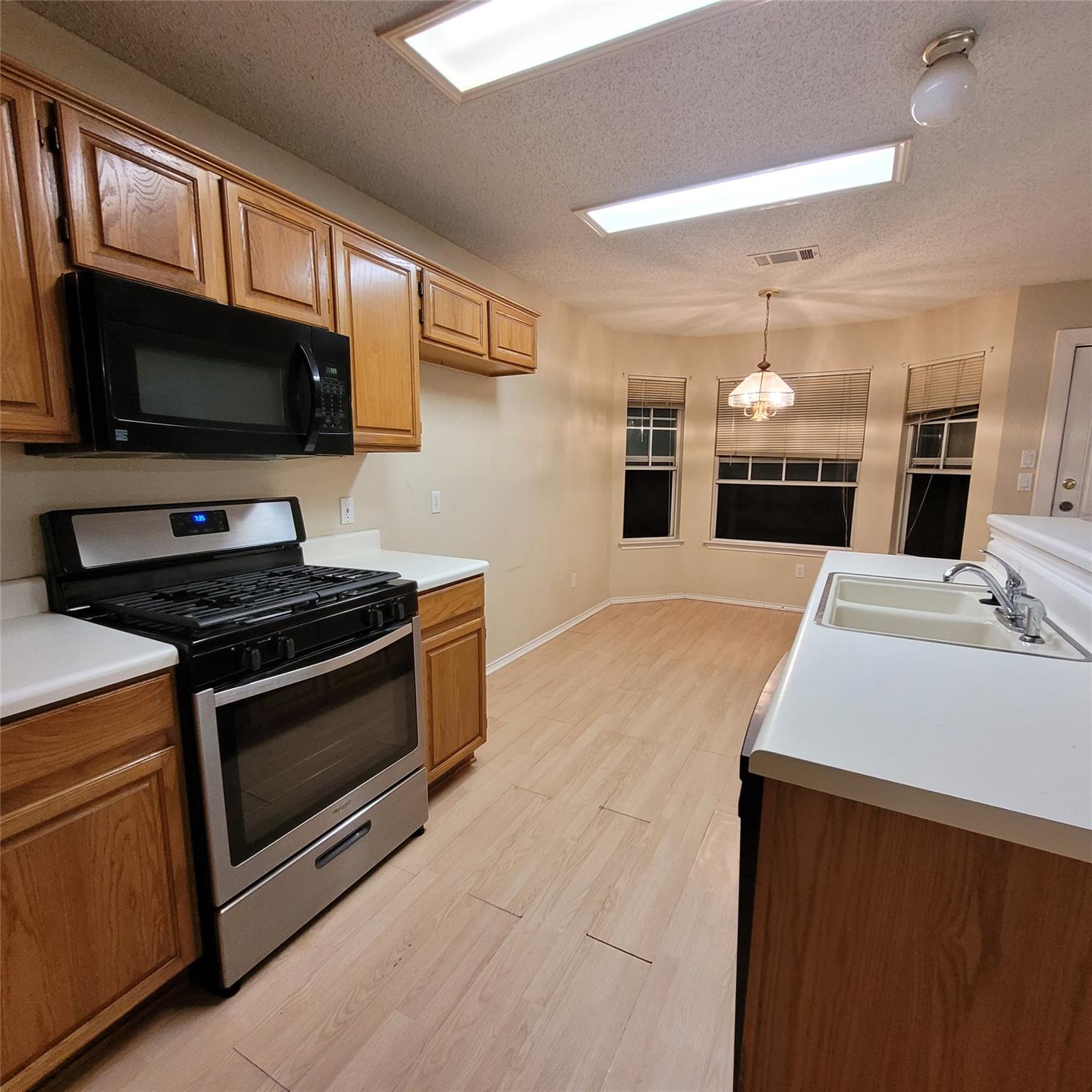 1204 Cedar Oaks Dr, Cedar Park, TX 78613