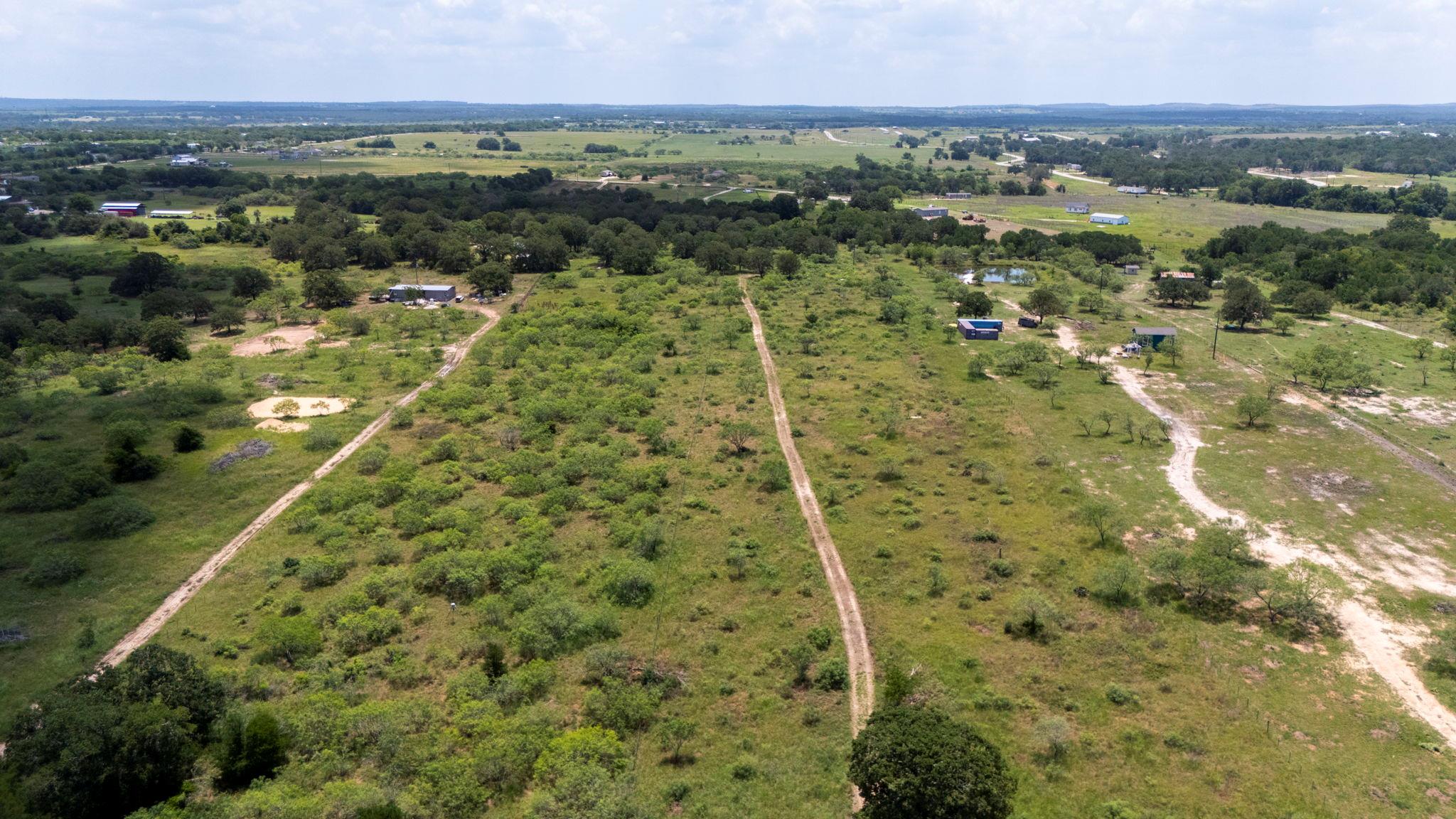 401 Turnback Trl, Dale, TX 78616