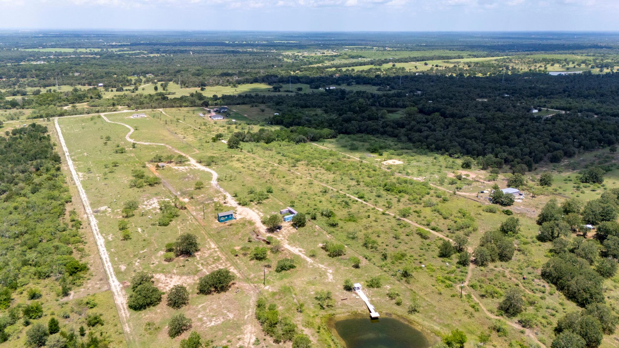 401 Turnback Trl, Dale, TX 78616