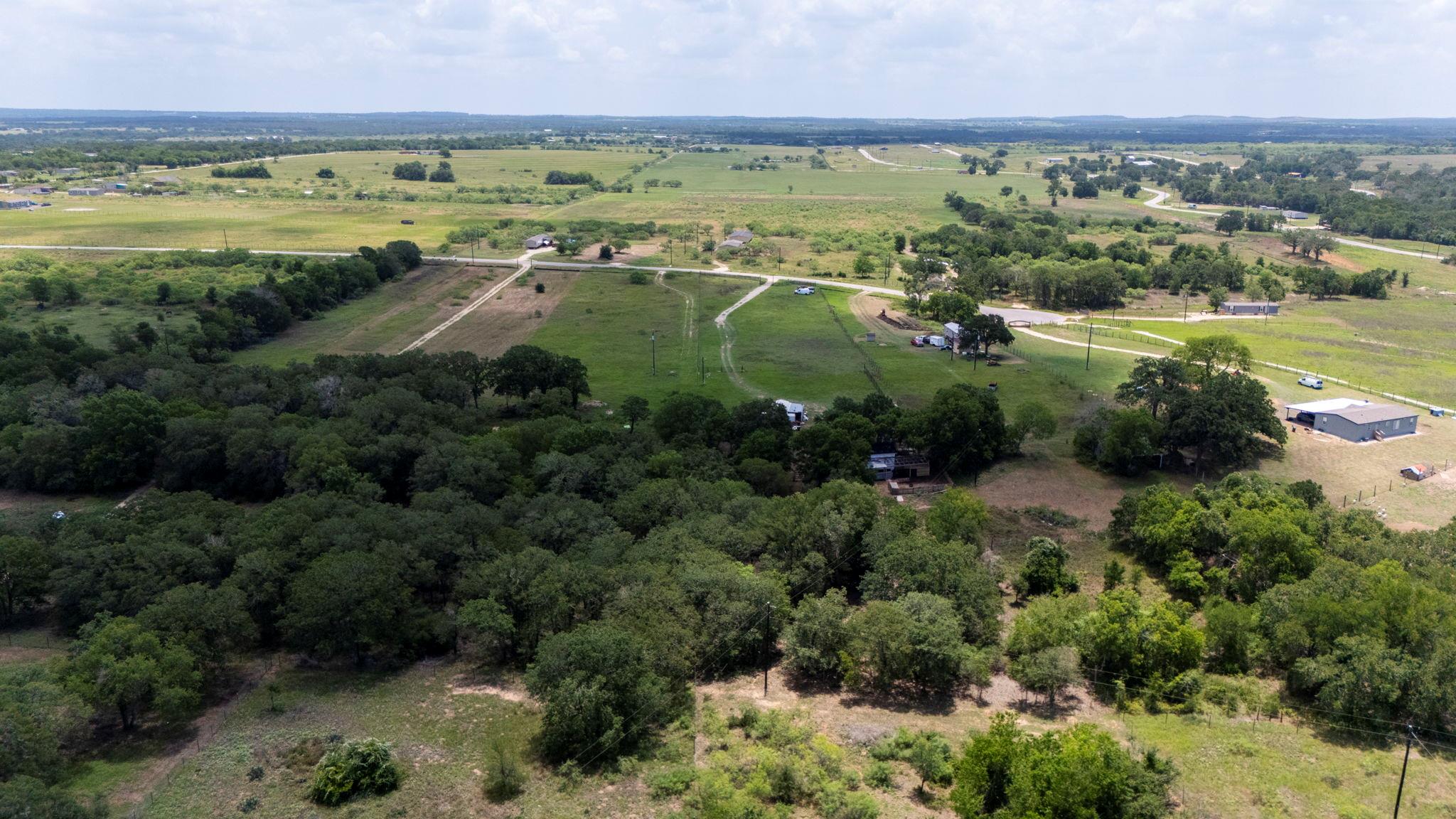 401 Turnback Trl, Dale, TX 78616