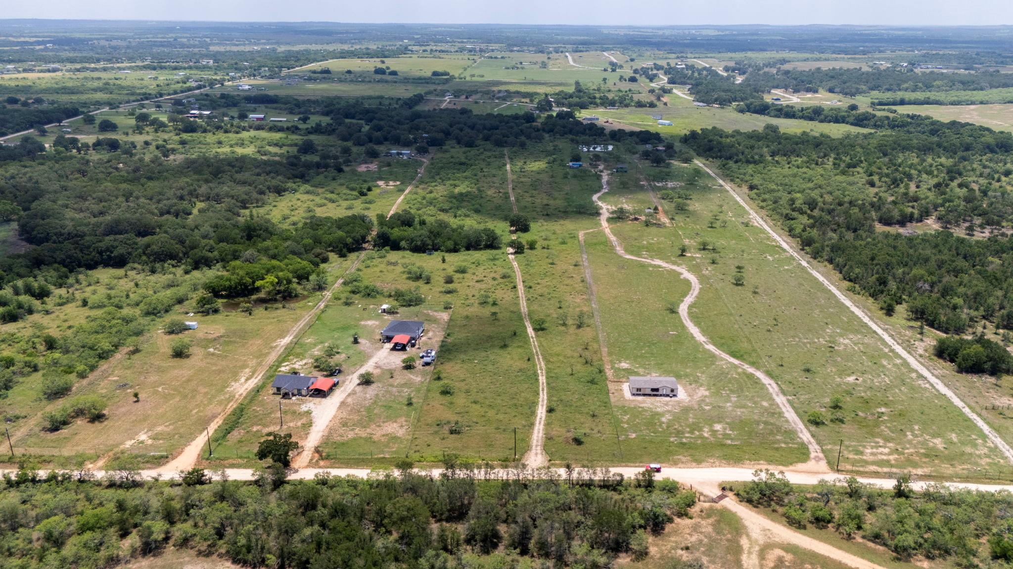 401 Turnback Trl, Dale, TX 78616