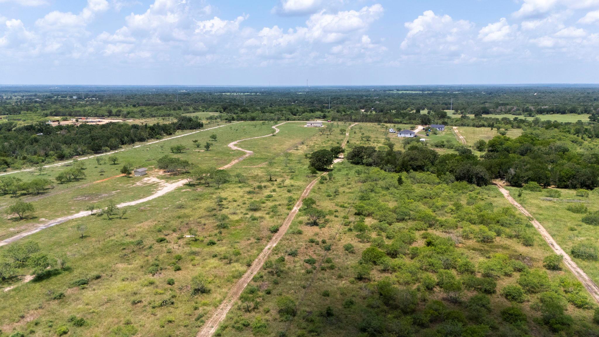 401 Turnback Trl, Dale, TX 78616