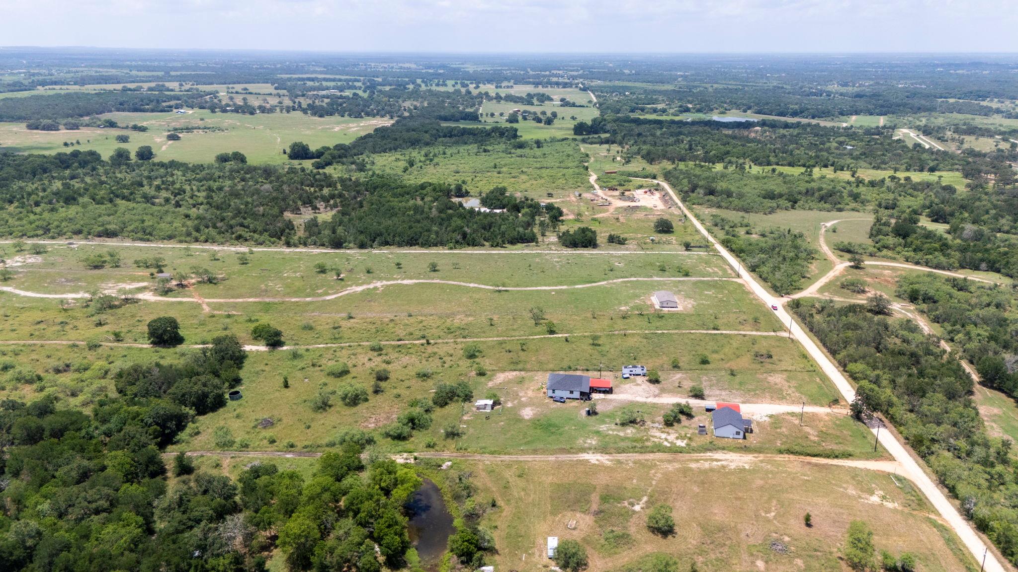 401 Turnback Trl, Dale, TX 78616