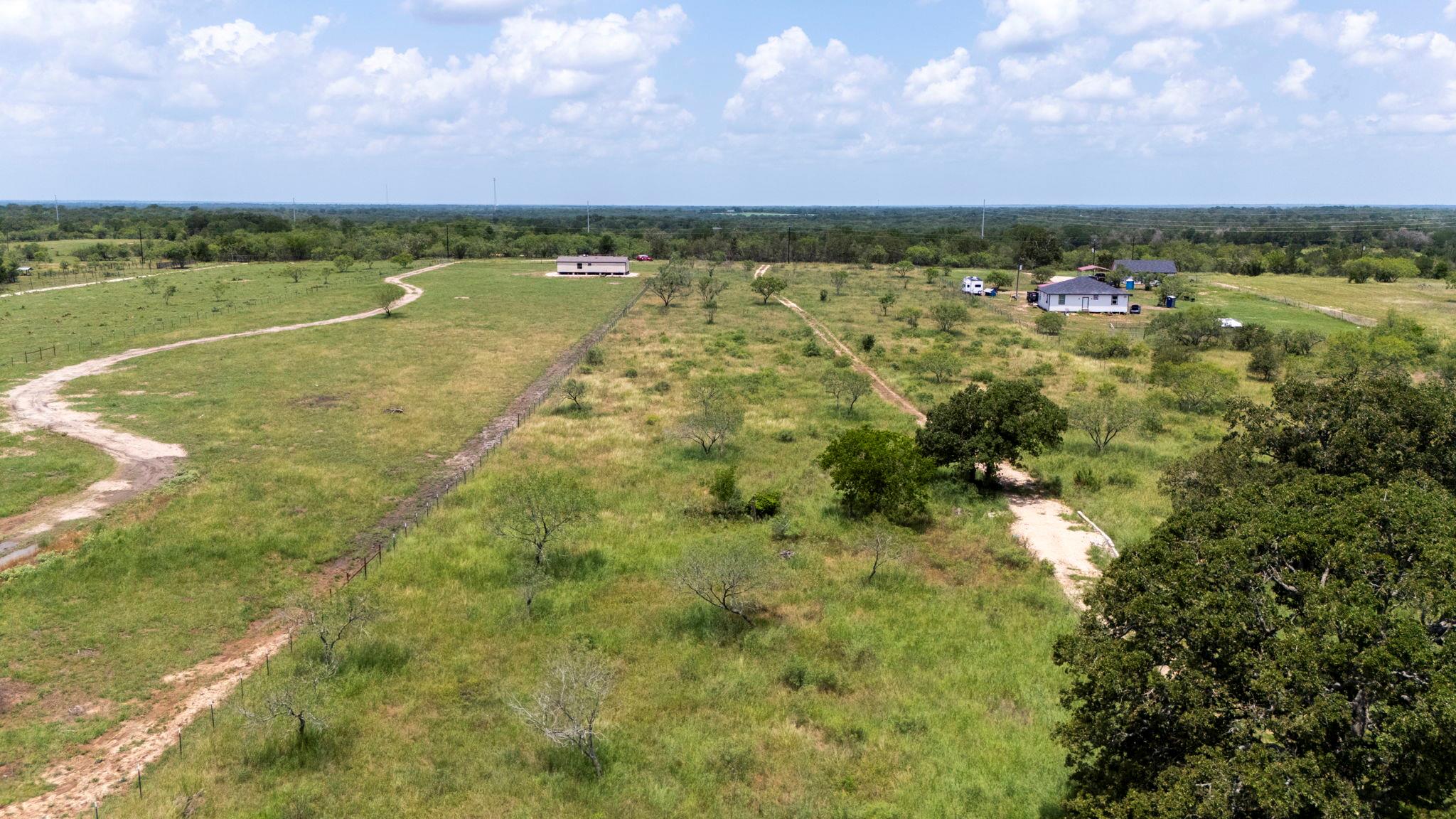 401 Turnback Trl, Dale, TX 78616