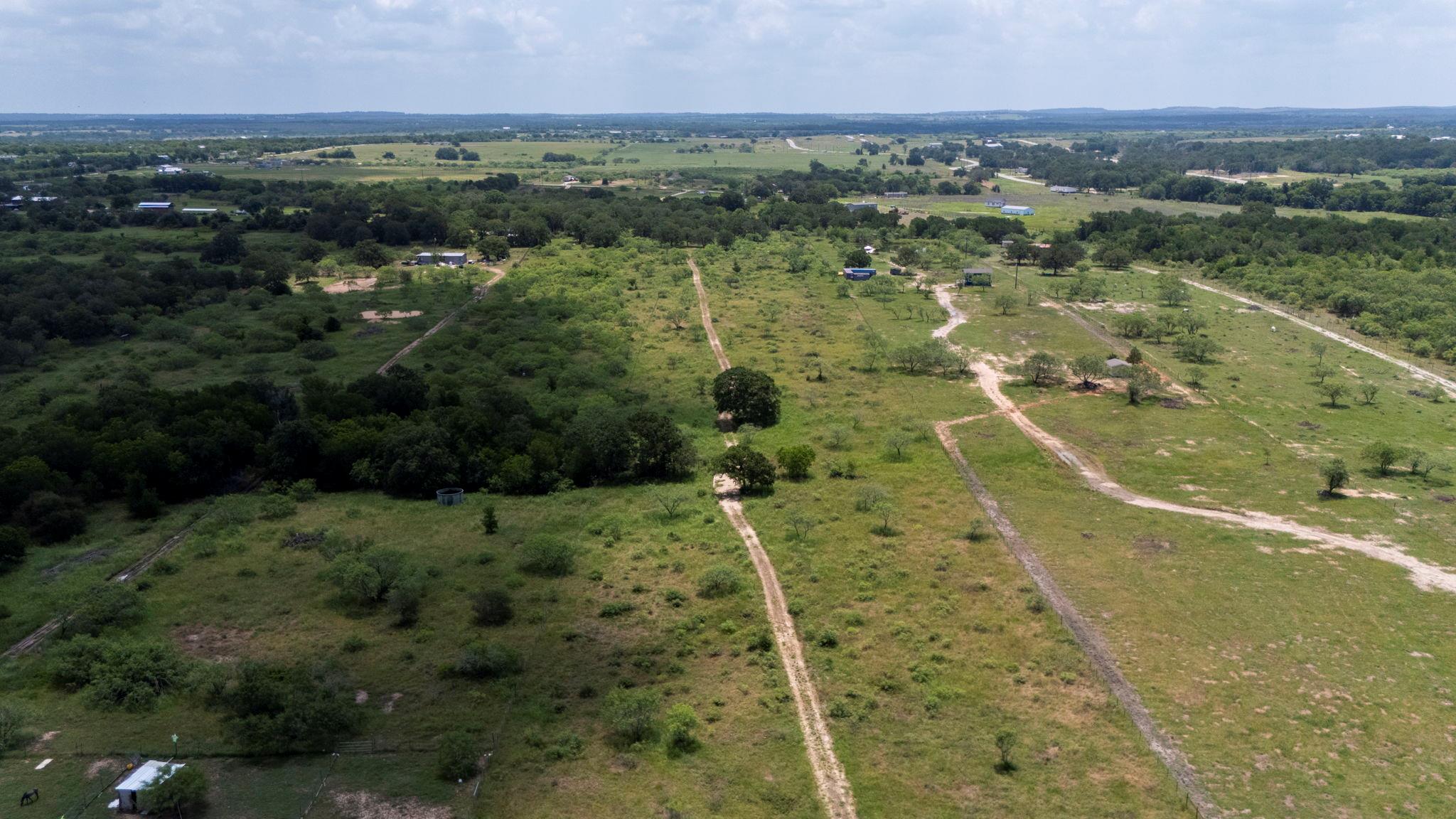 401 Turnback Trl, Dale, TX 78616