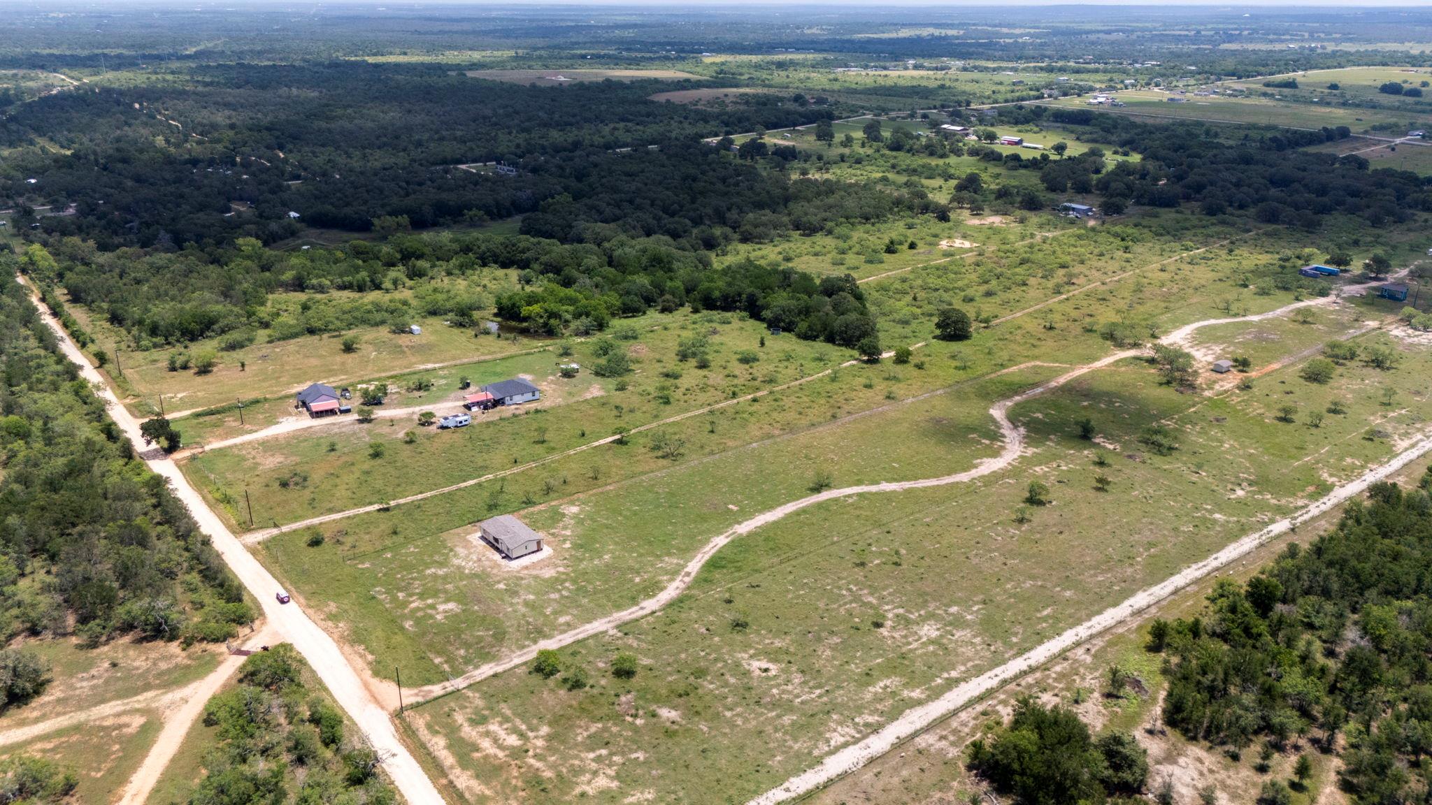 401 Turnback Trl, Dale, TX 78616