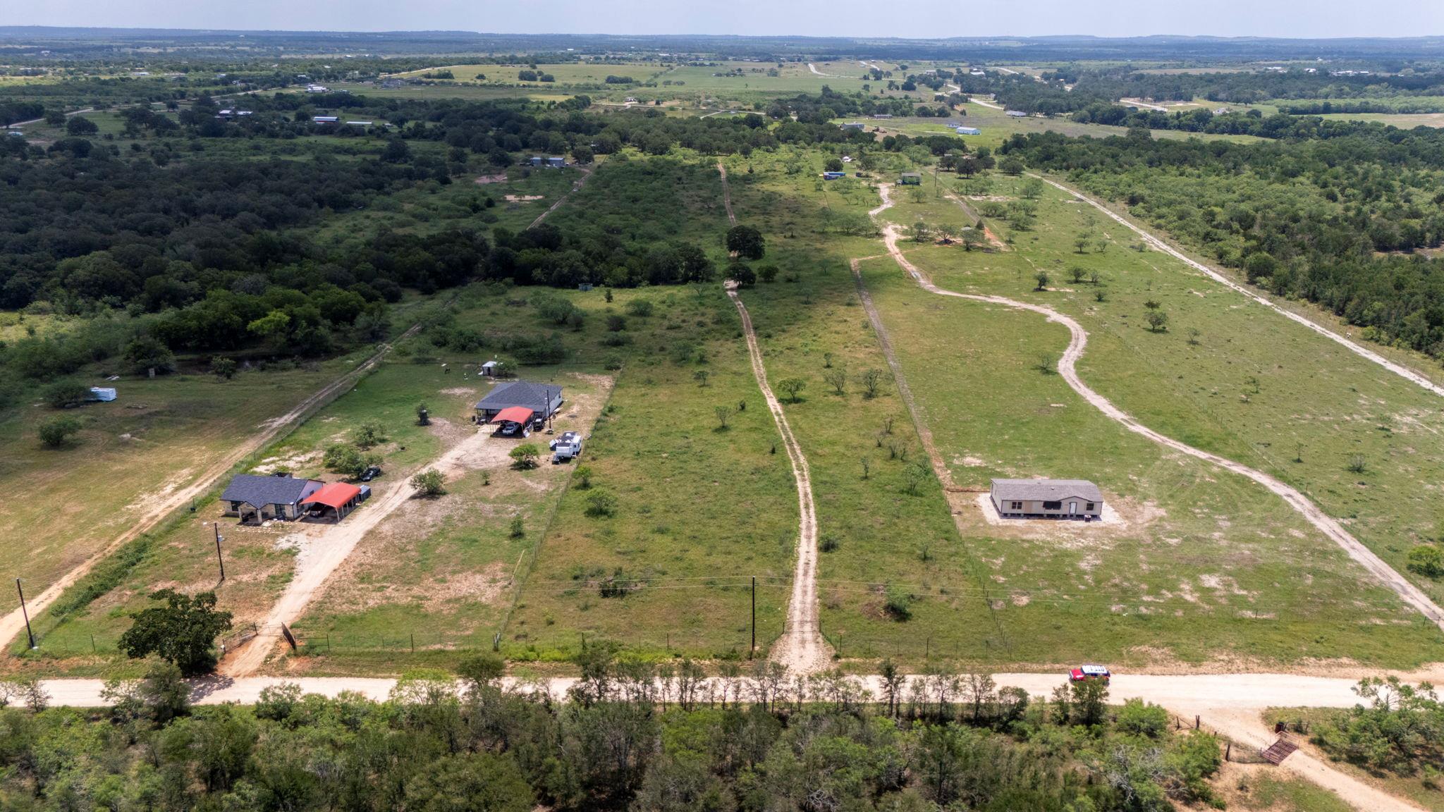 401 Turnback Trl, Dale, TX 78616