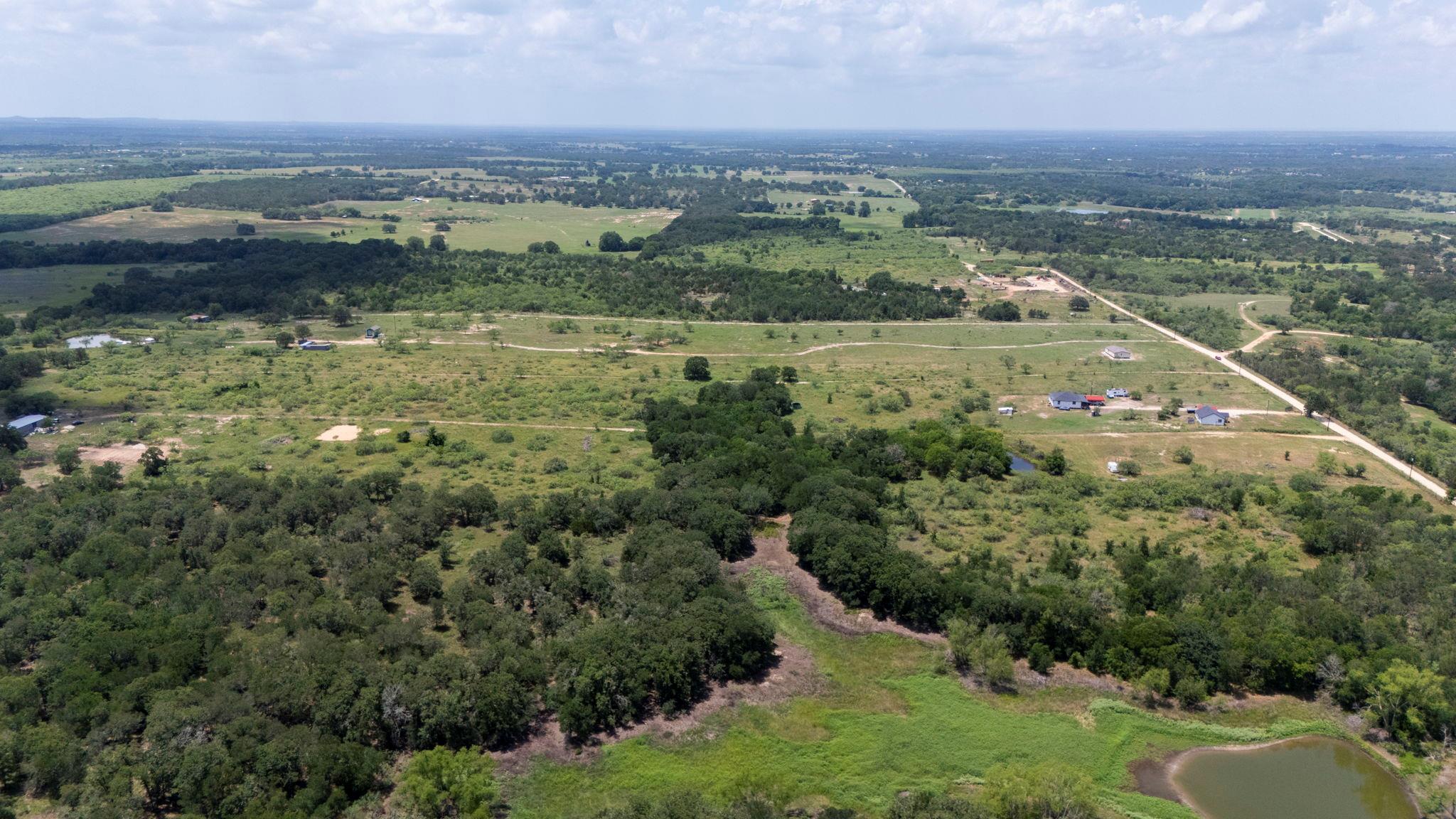 401 Turnback Trl, Dale, TX 78616