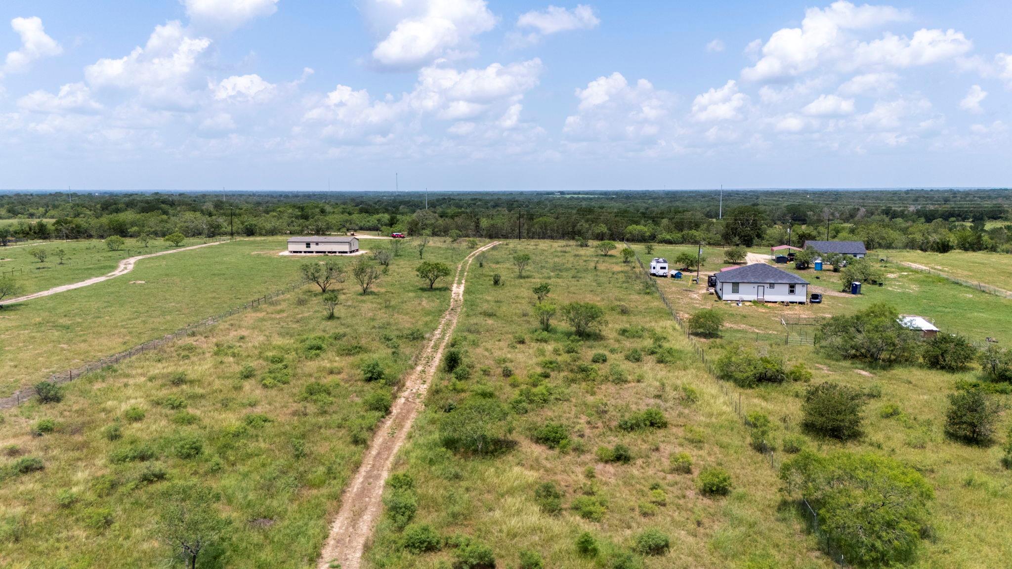 401 Turnback Trl, Dale, TX 78616