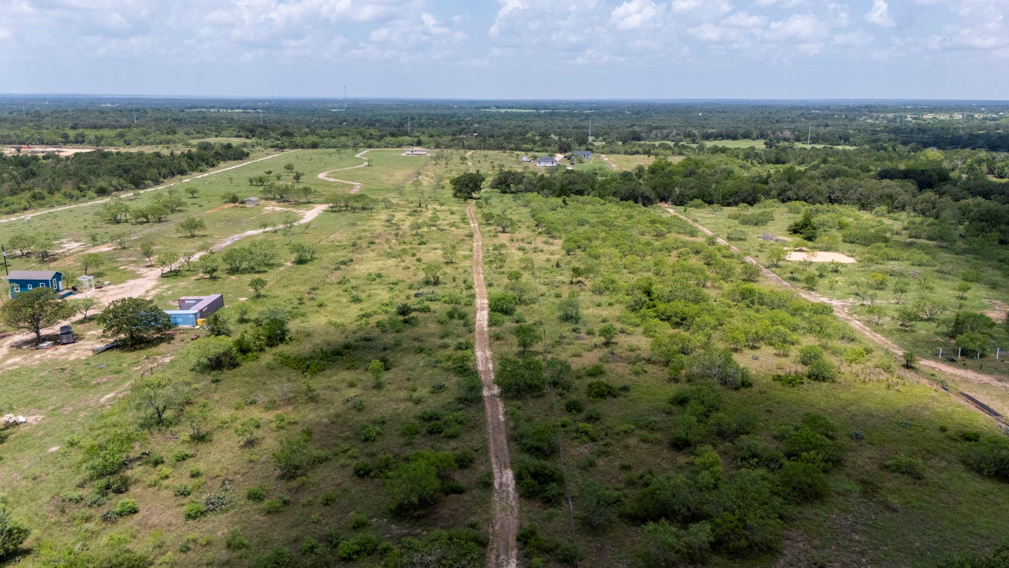 401 Turnback Trl, Dale, TX 78616