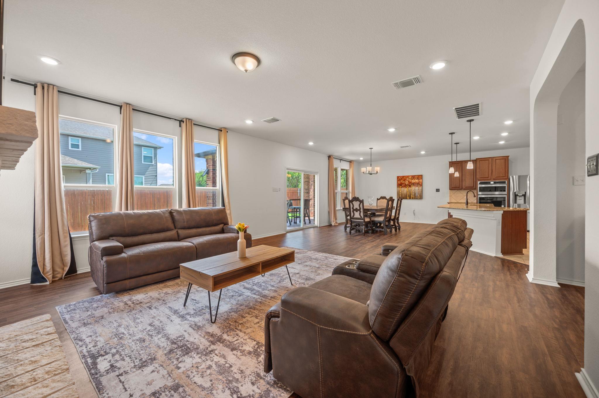 716 Madalin Rue Ct, Leander, TX 78641