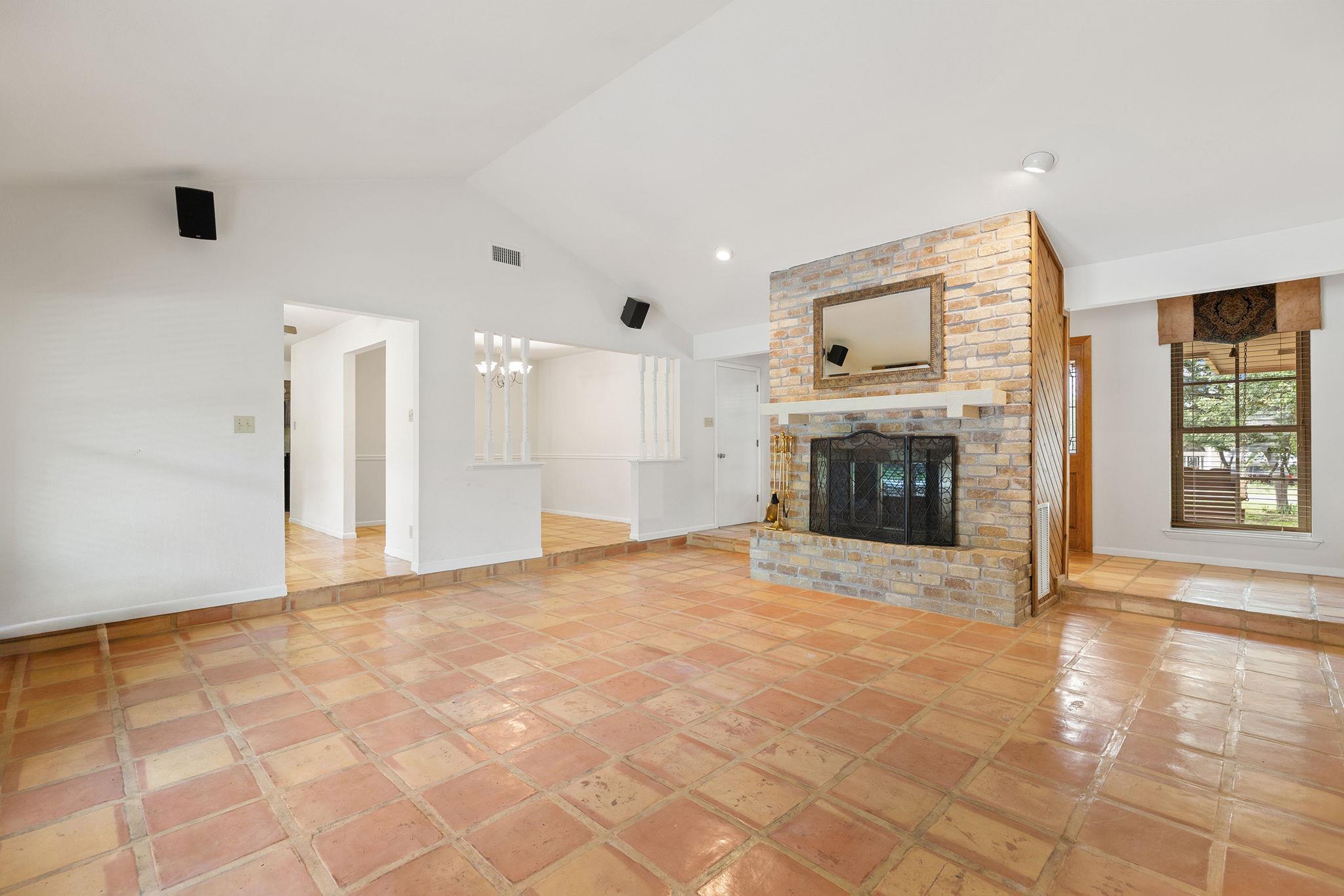 1204 Oak Hollow Dr, Leander, TX 78641