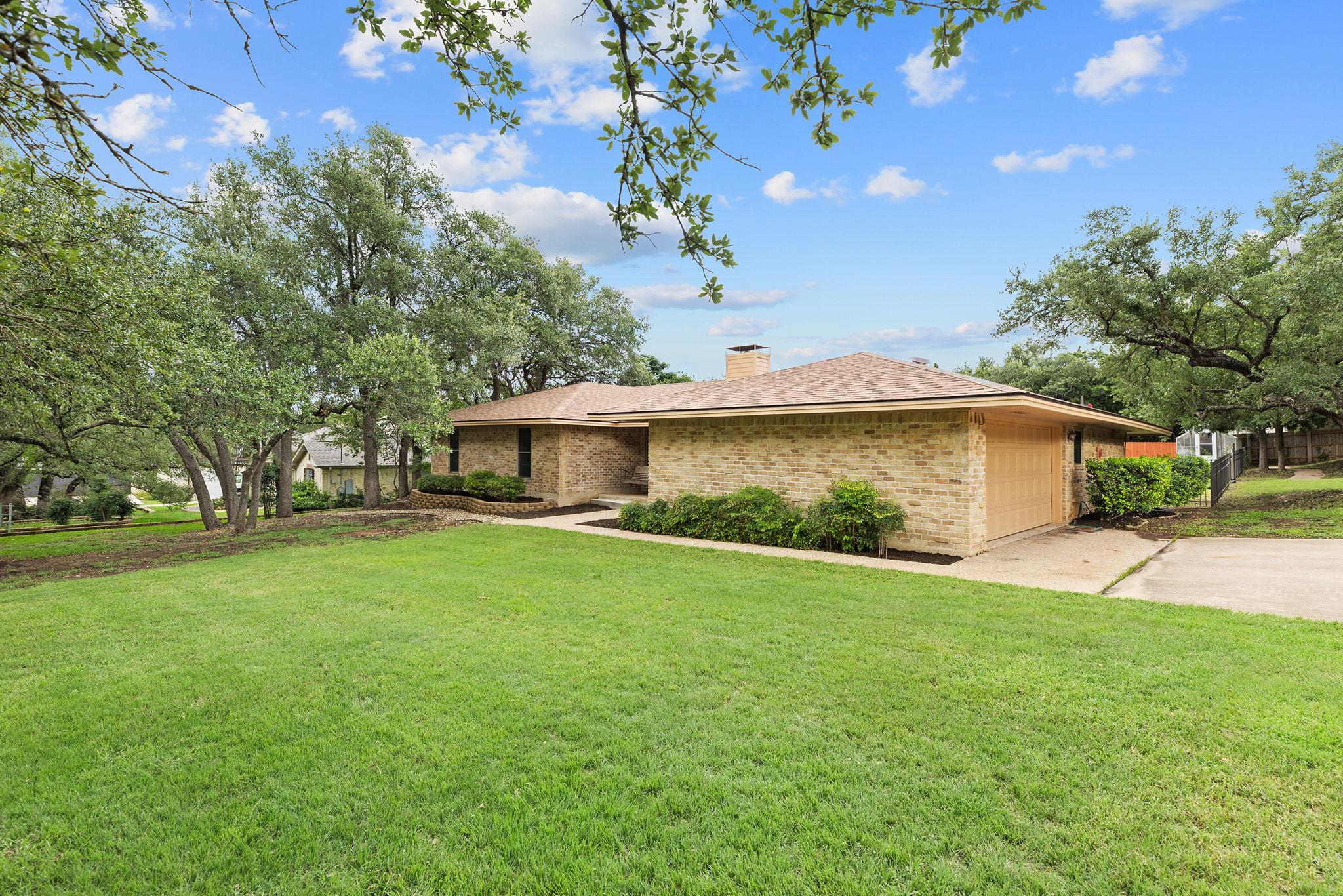 1204 Oak Hollow Dr, Leander, TX 78641