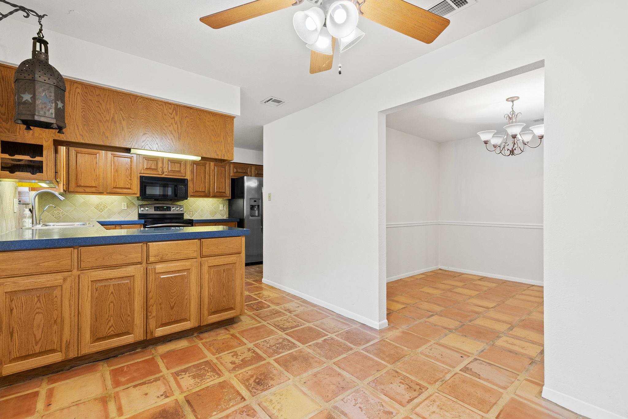 1204 Oak Hollow Dr, Leander, TX 78641