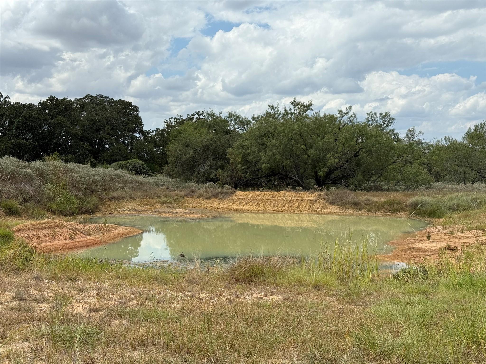 386 Old Colony Rd, Seguin, TX 78155