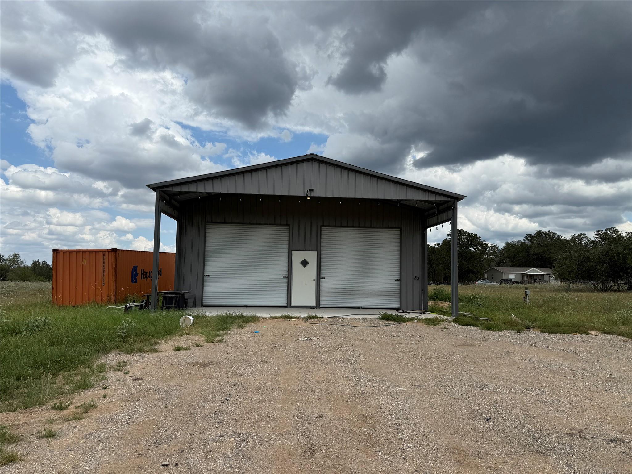 386 Old Colony Rd, Seguin, TX 78155
