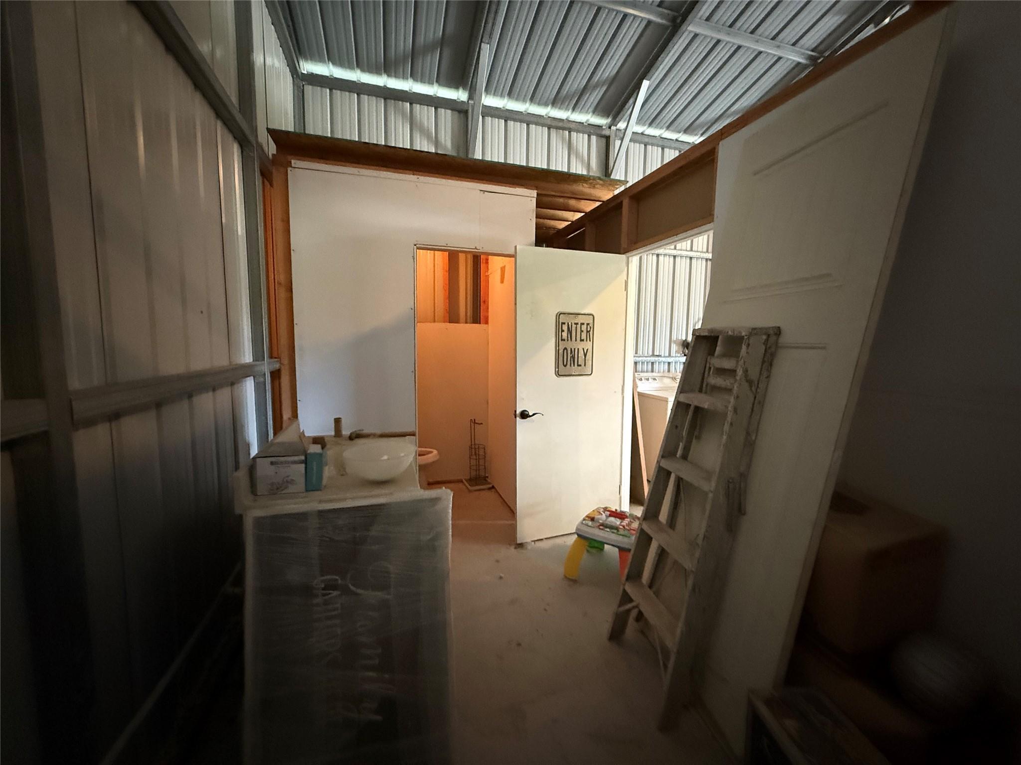 386 Old Colony Rd, Seguin, TX 78155