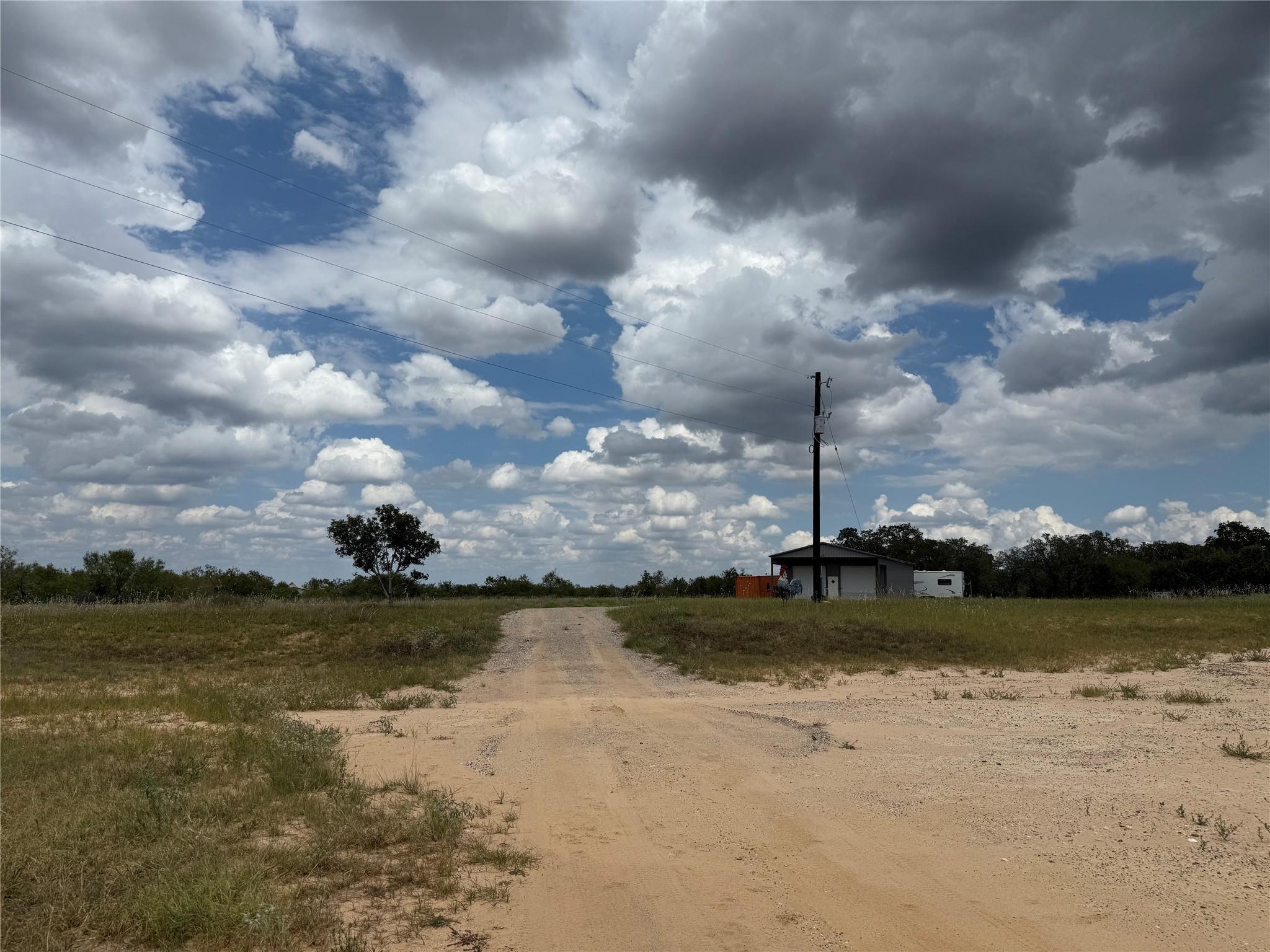 386 Old Colony Rd, Seguin, TX 78155