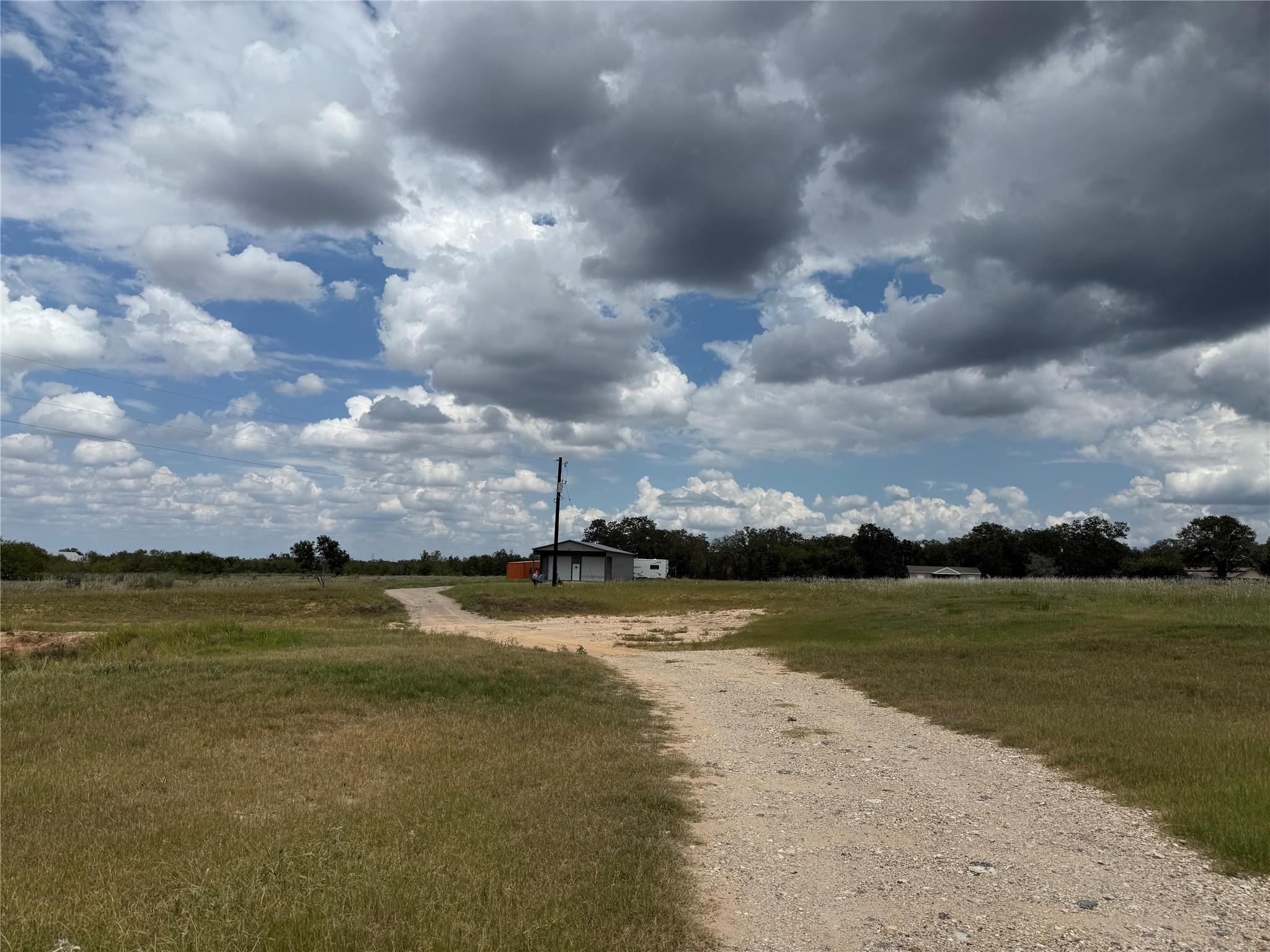 386 Old Colony Rd, Seguin, TX 78155