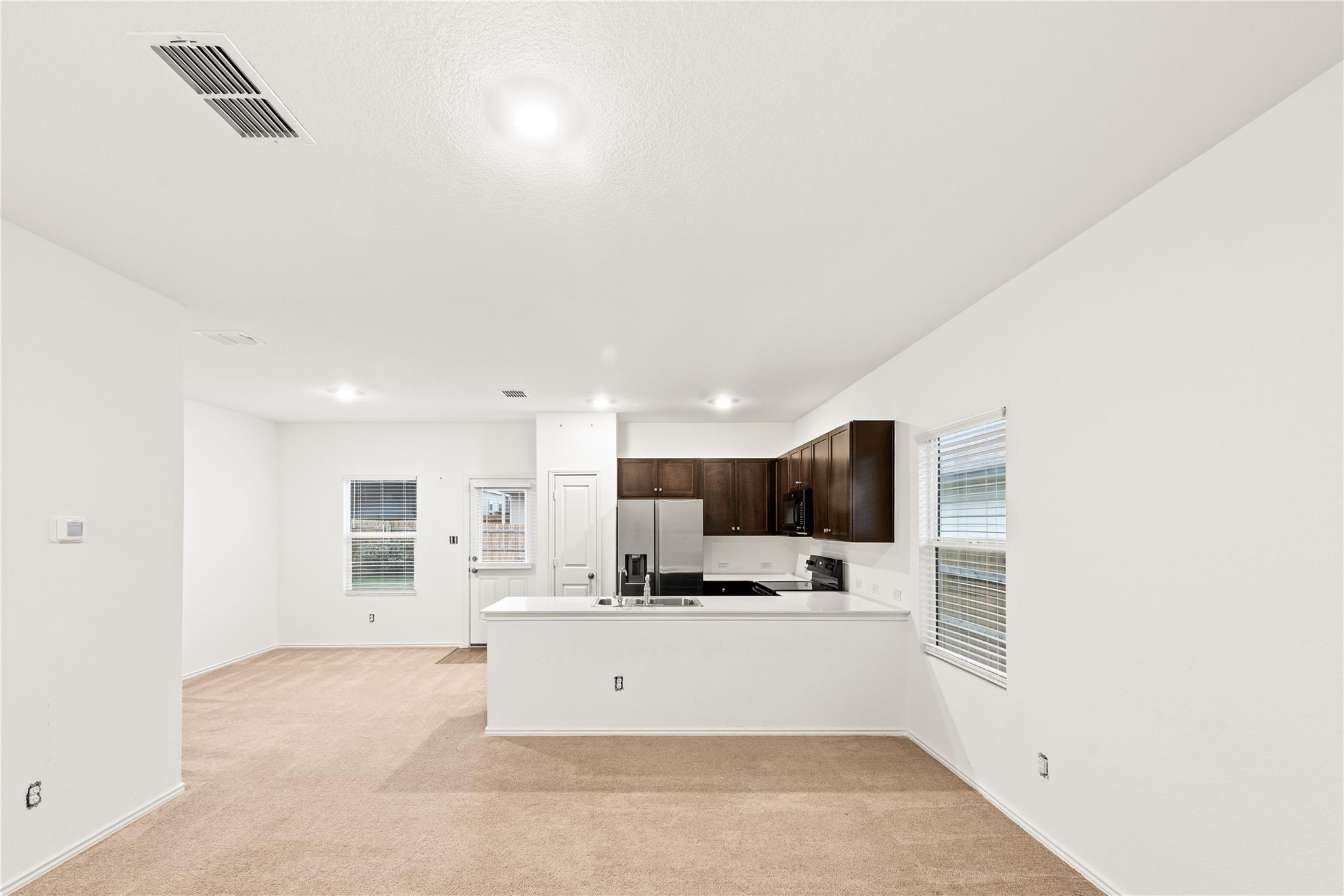 136 The Bad Way, Jarrell, TX 76537
