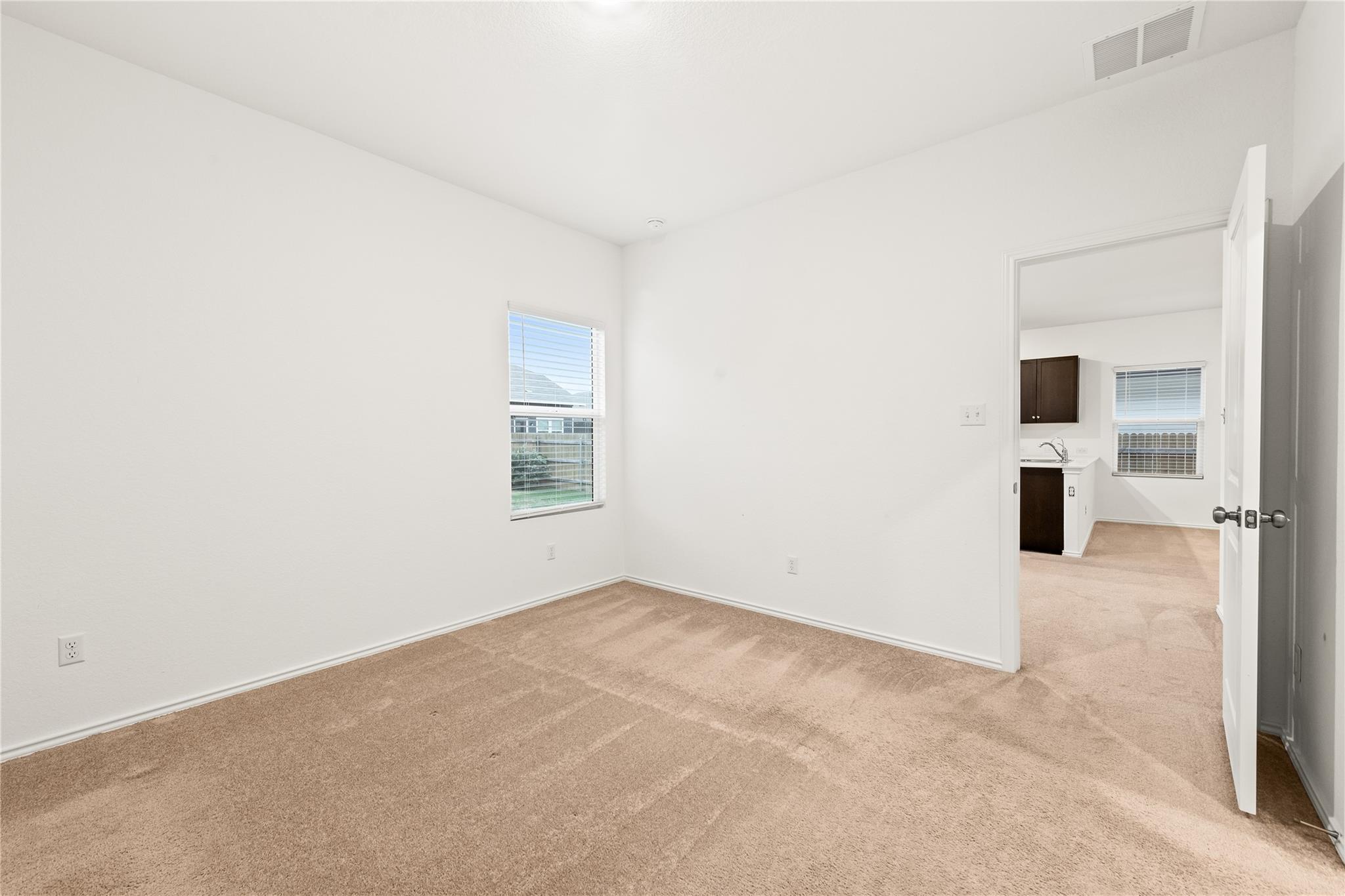 136 The Bad Way, Jarrell, TX 76537