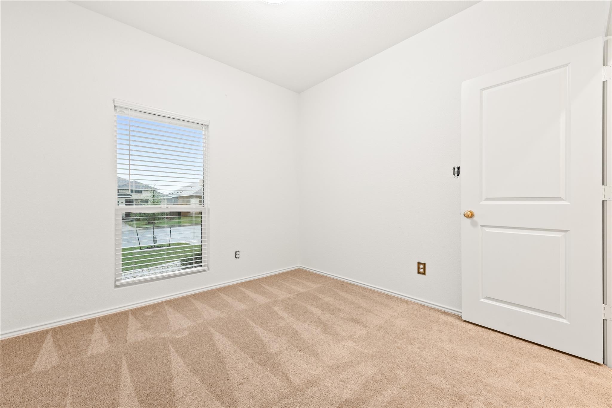 136 The Bad Way, Jarrell, TX 76537