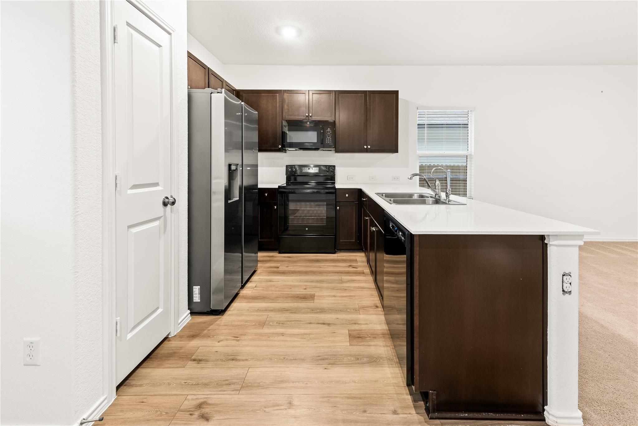 136 The Bad Way, Jarrell, TX 76537