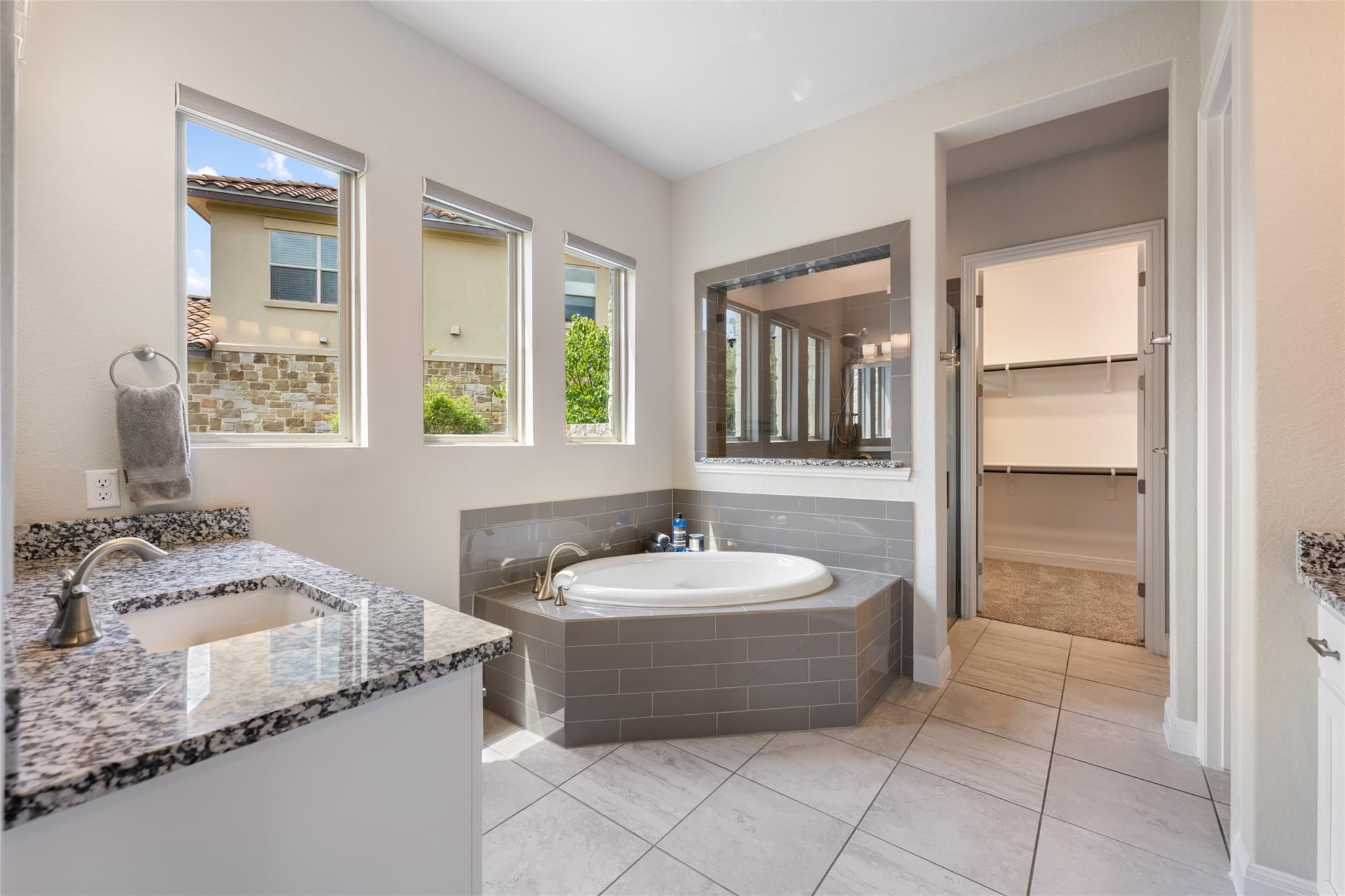 105 Curacao Ct, Austin, TX 78738