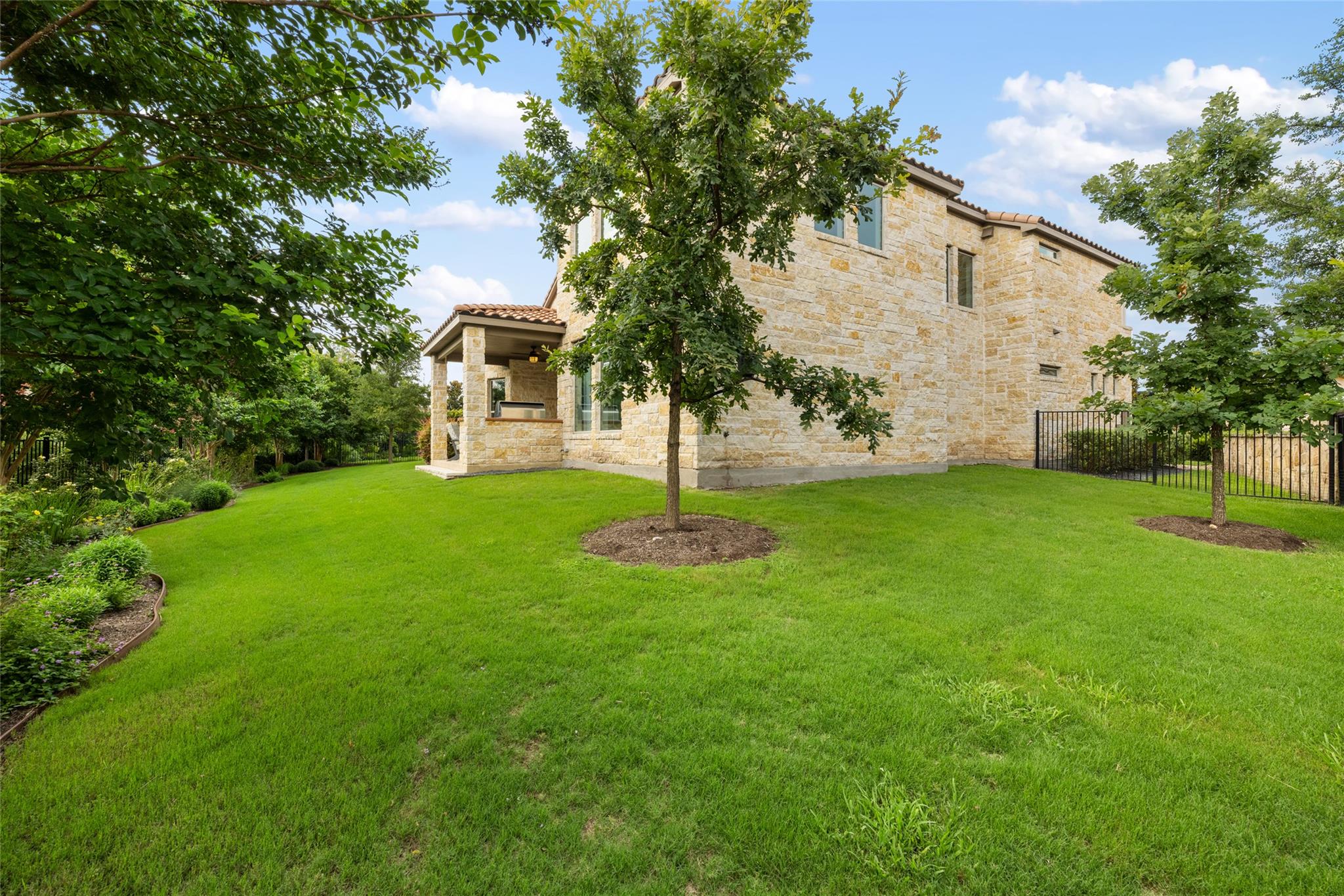 105 Curacao Ct, Austin, TX 78738
