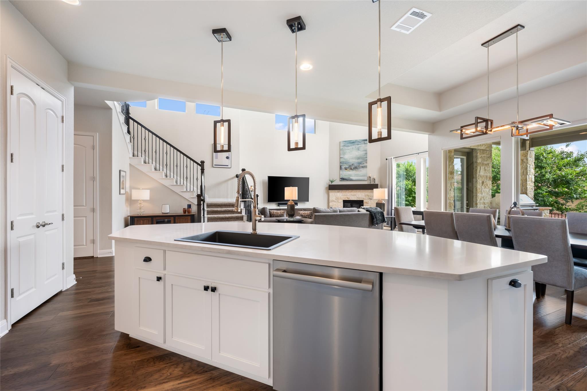 105 Curacao Ct, Austin, TX 78738