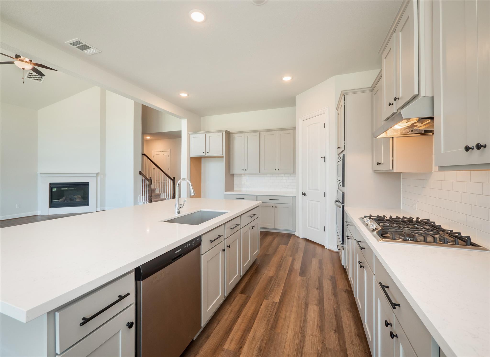 2320 Lucky Ln, Leander, TX 78641