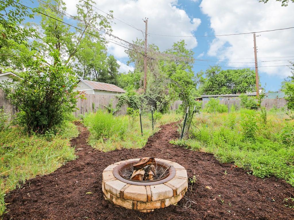 3811 Byron Dr, Austin, TX 78704