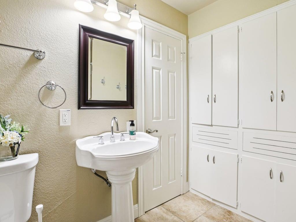 3811 Byron Dr, Austin, TX 78704