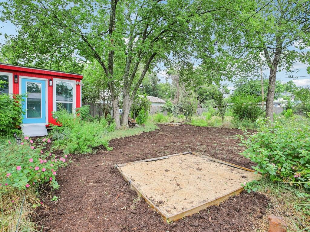3811 Byron Dr, Austin, TX 78704