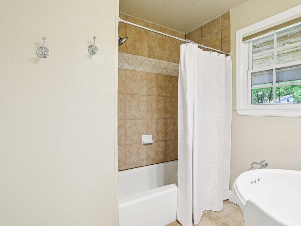3811 Byron Dr, Austin, TX 78704