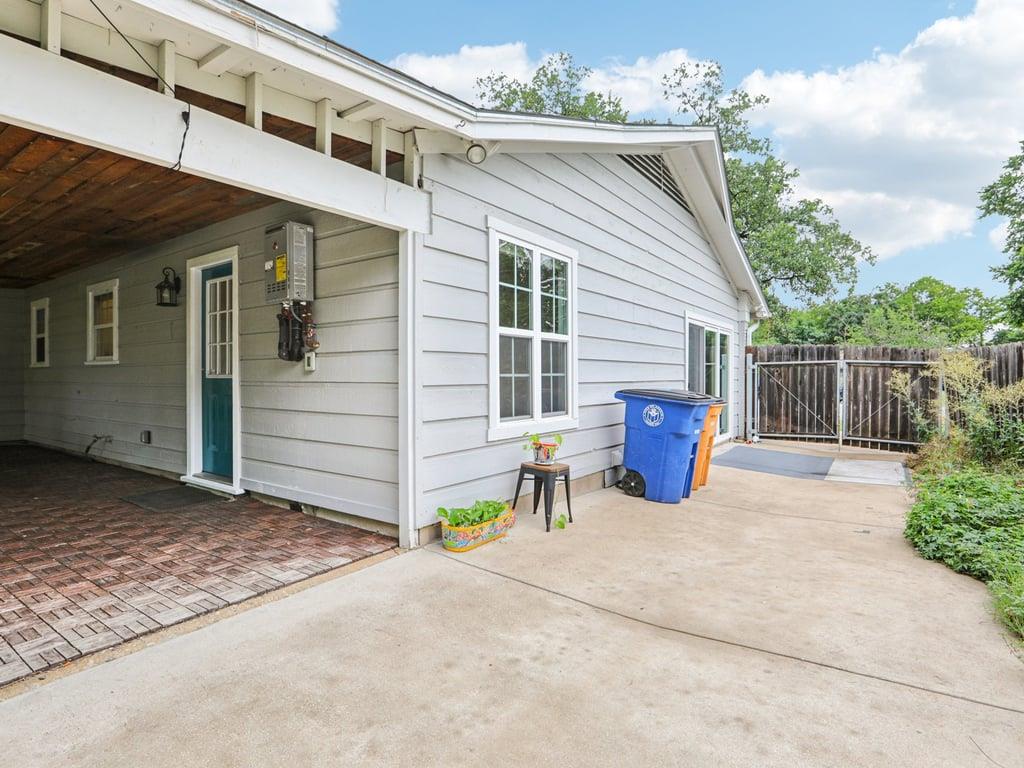 3811 Byron Dr, Austin, TX 78704