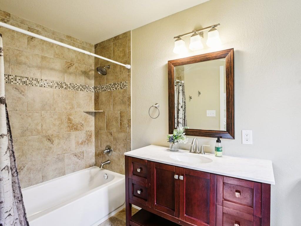 3811 Byron Dr, Austin, TX 78704