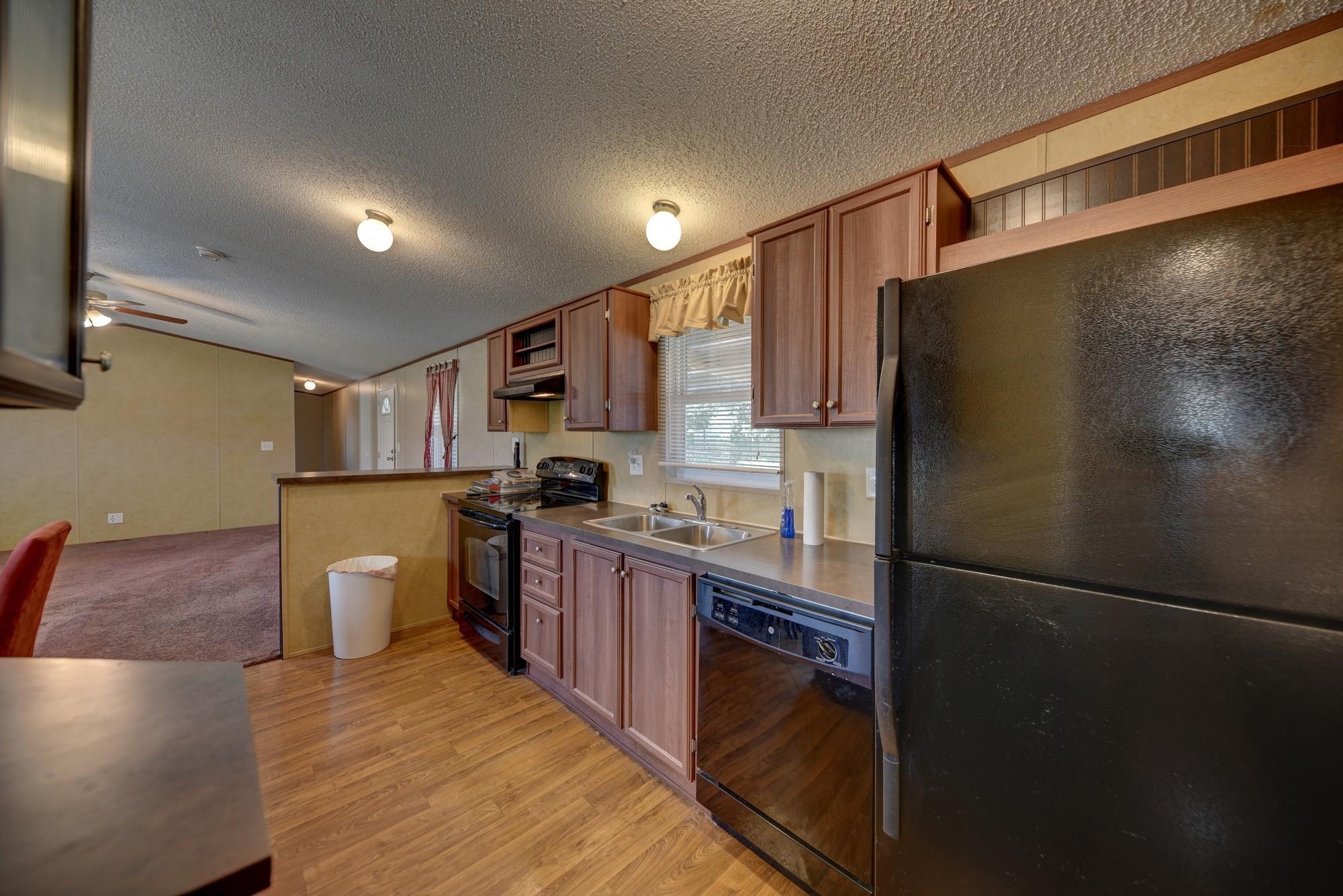 1368 County Road 207, Giddings, TX 78942