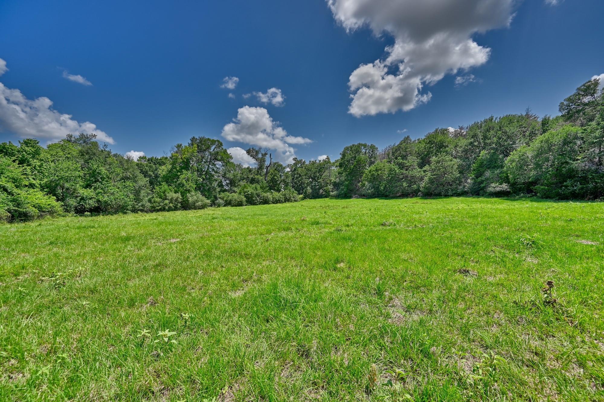 1368 County Road 207, Giddings, TX 78942